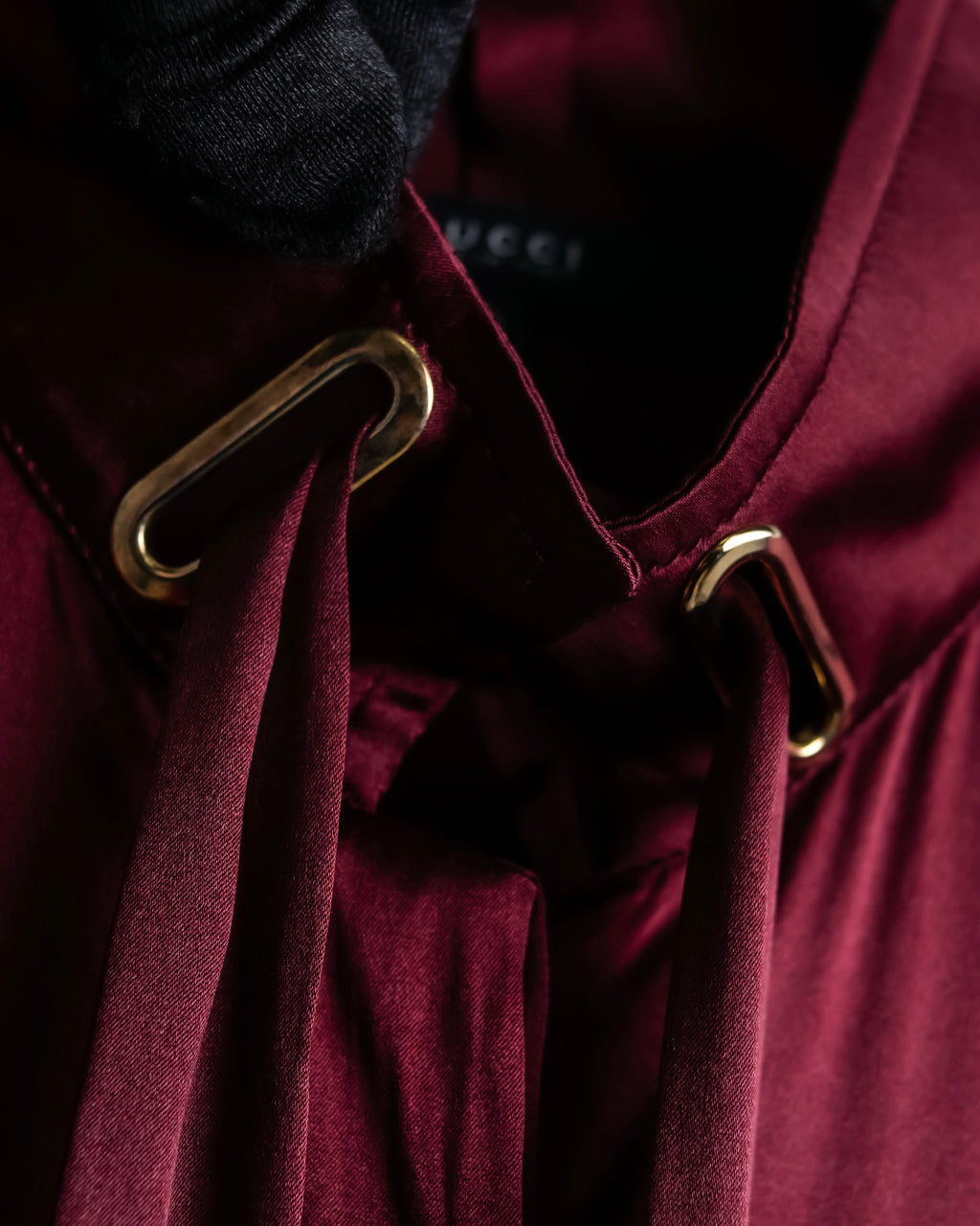 "GUCCI" Beautiful burgundy color silk bowtie shirt