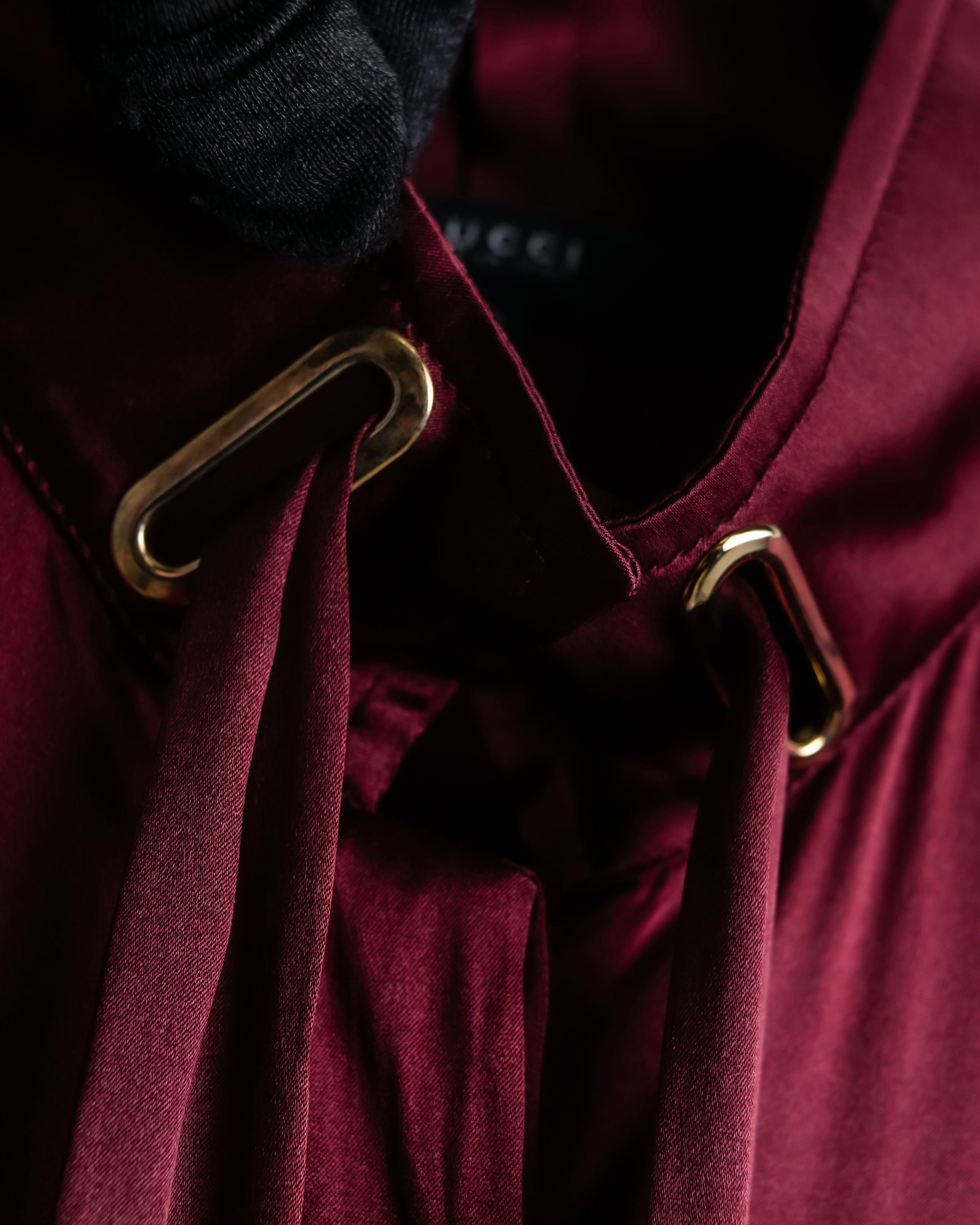 "GUCCI" Beautiful burgundy color silk bowtie shirt