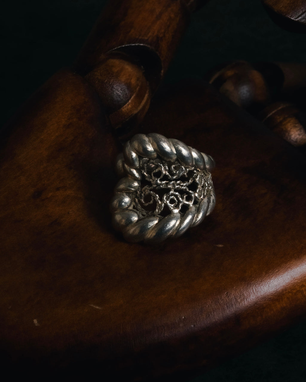 "Christian Dior" Rope-edged filigree signet ring