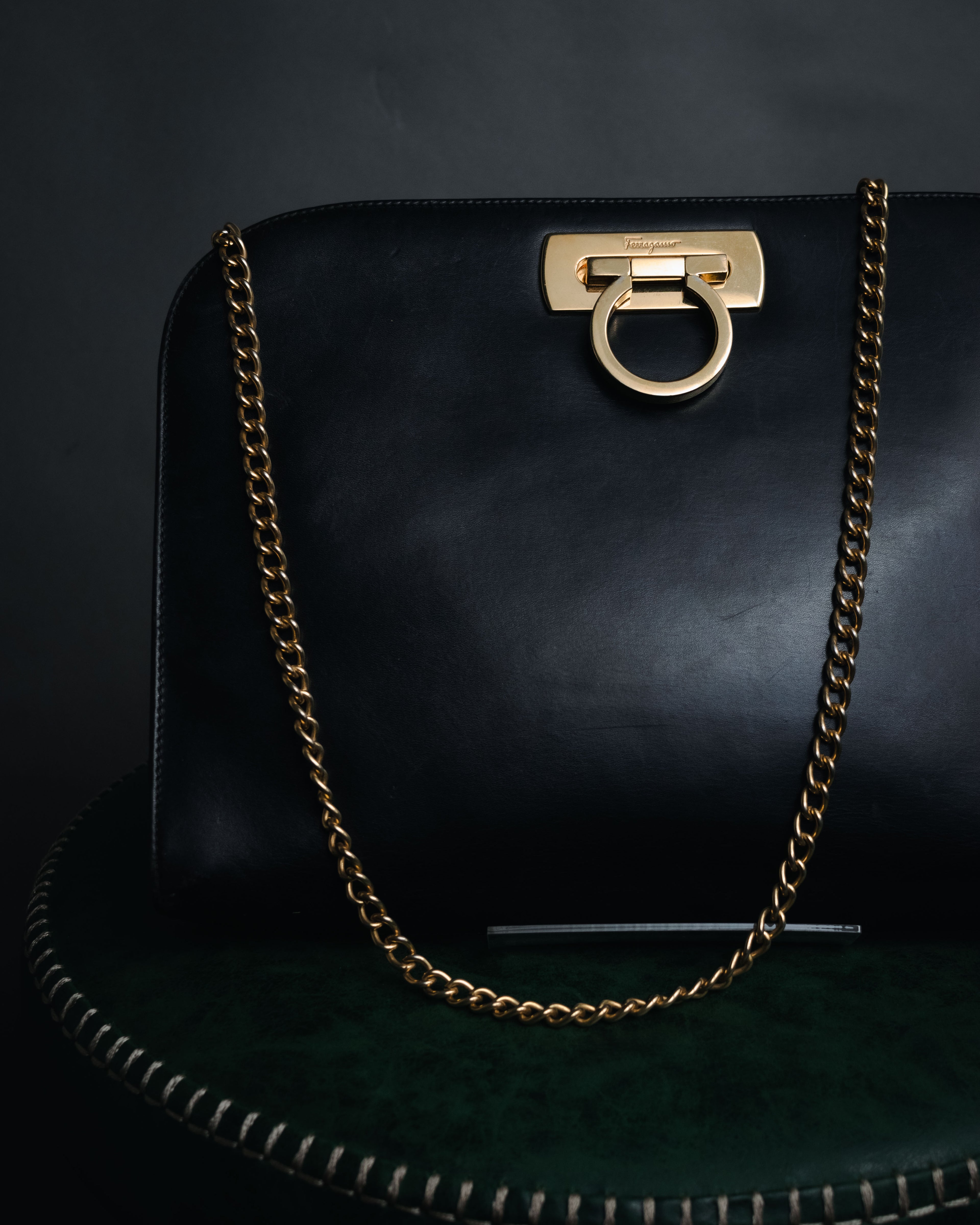 "Salvatore Ferragamo" 90’s Iconic gancini chain shoulder bag