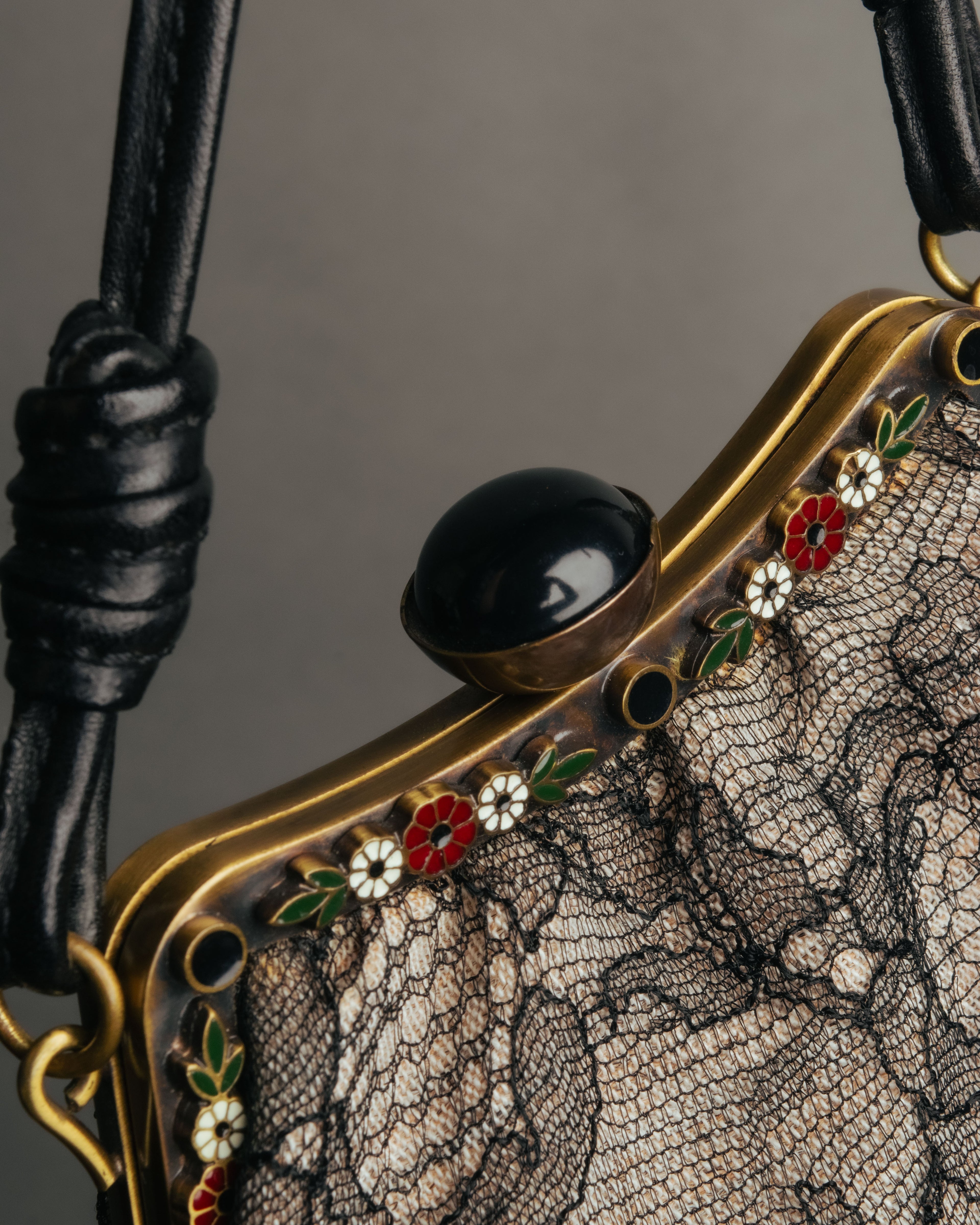 -SPECIAL- “VALENTINO GARAVANI” 2014-2016 lace embellished fringe frame bag