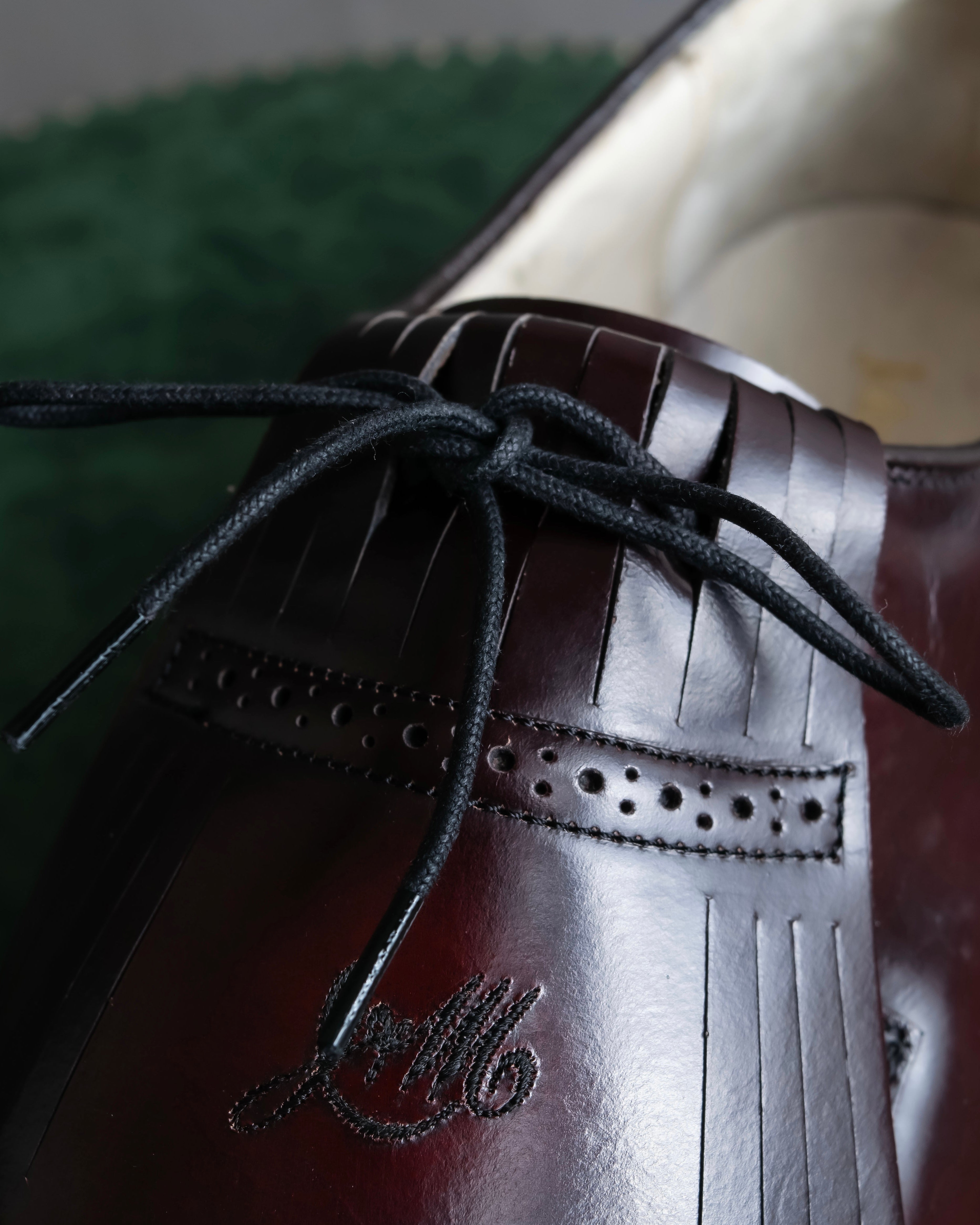 "Johnston & Murphy" Logo engraved fringe design leather shoes