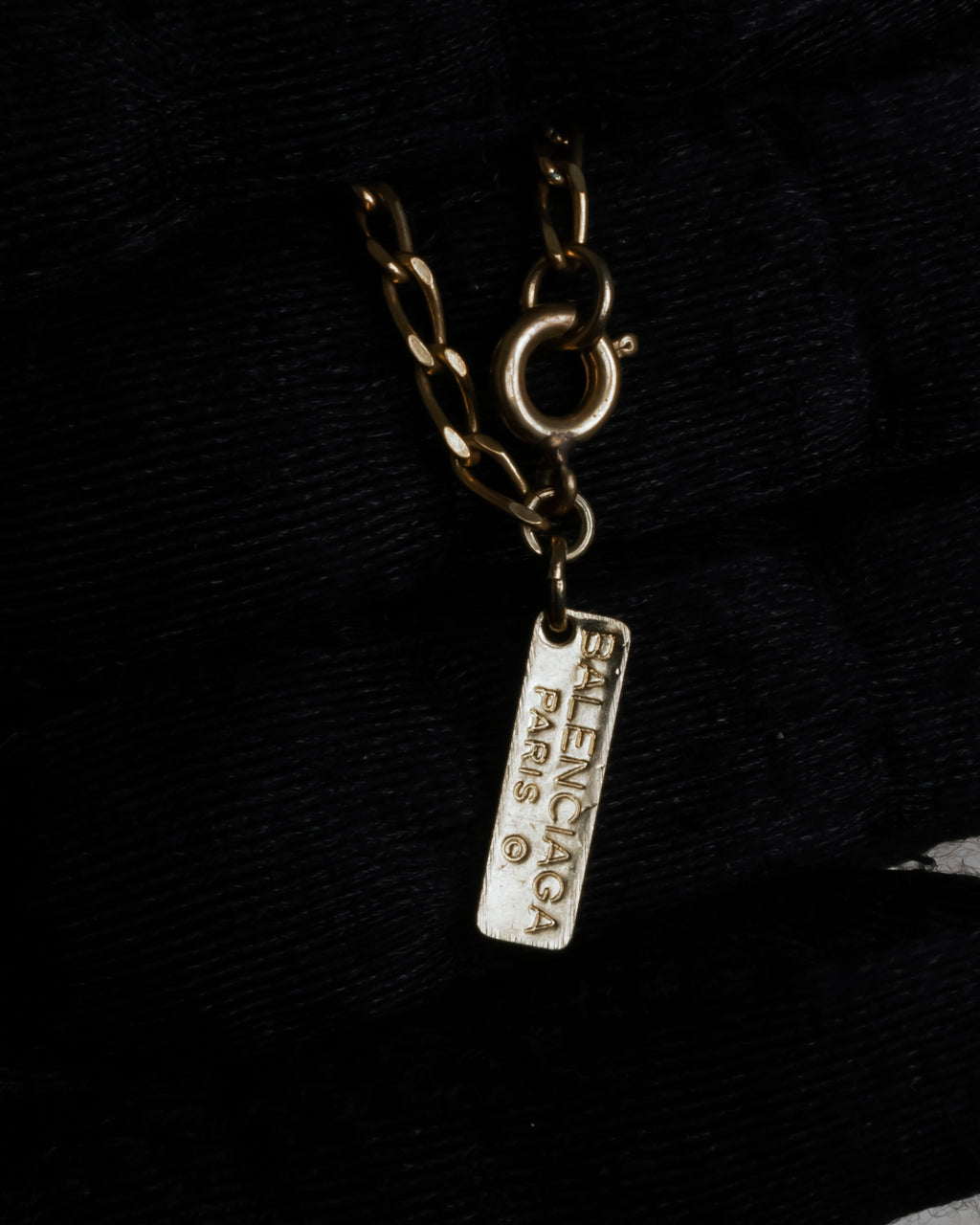 "BALENCIAGA" Red cabochon symmetrical design necklace