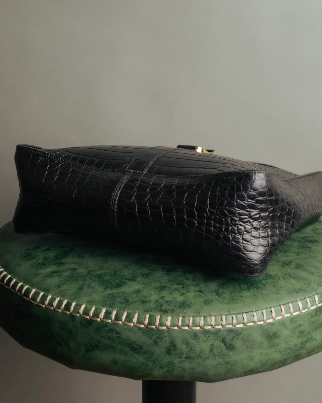 "Salvatore Ferragamo" 90's-00's Croc embossed leather shoulder bag