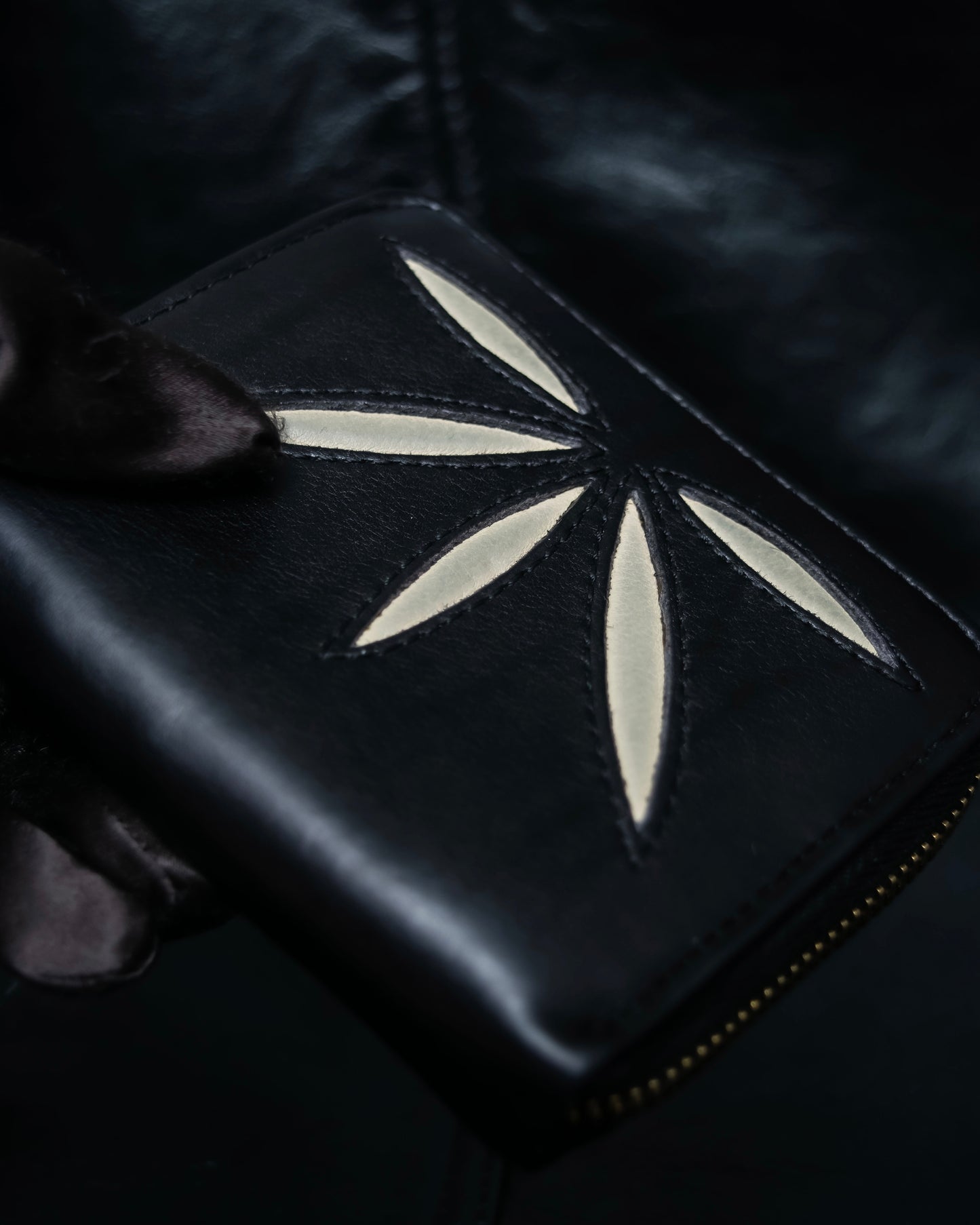 “MARNI” Leaf motif designed wallet