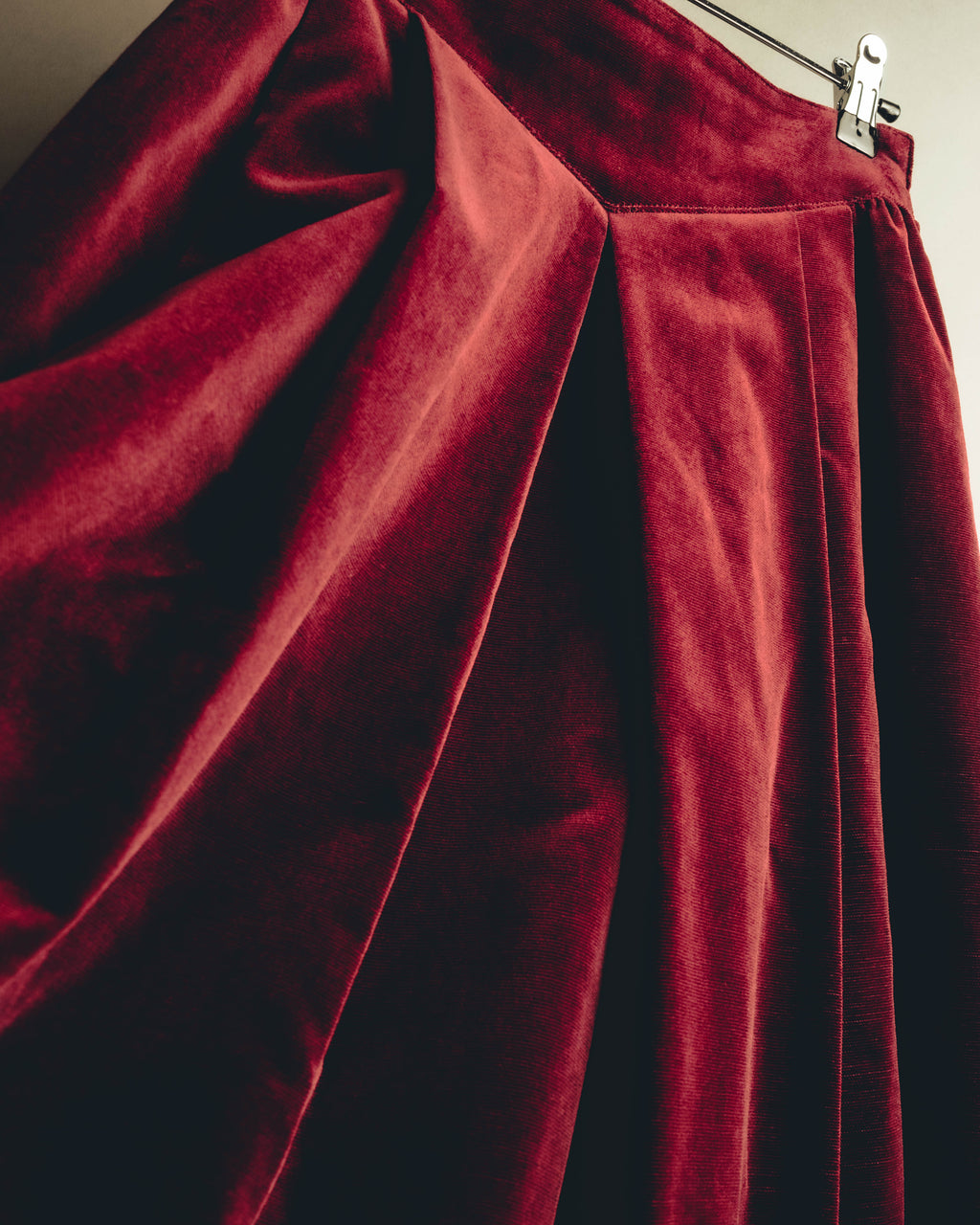 -SPECIAL- "Christian Dior" 80's-early 90's Burgundy velvet pleated skirt