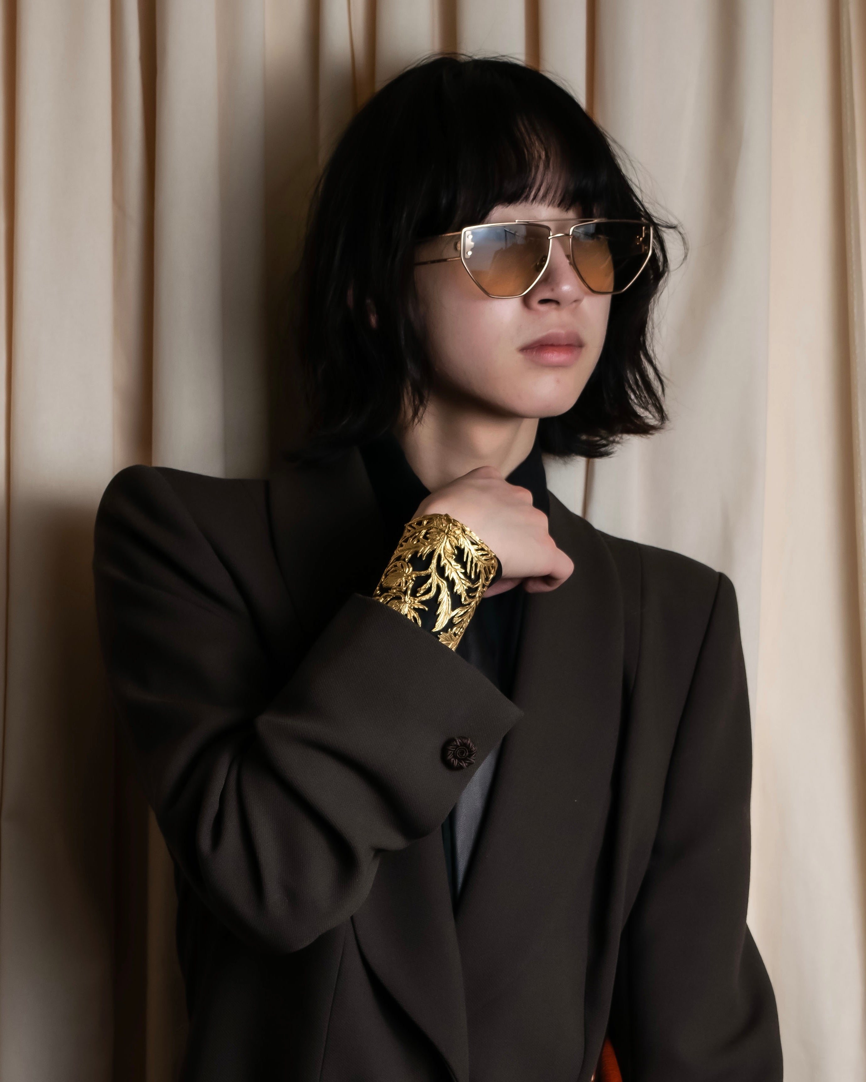 "Christian Dior" Botanical carving gold bangle