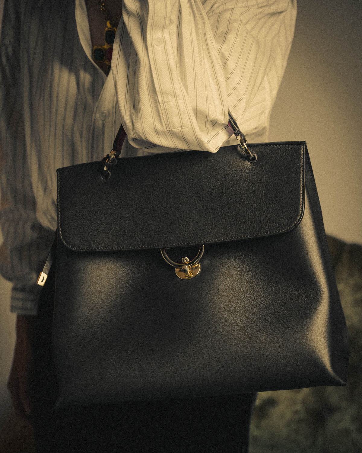 –SPECIAL– "Salvatore Ferragamo" 10's-20's Structured leather top-handle shoulder bag