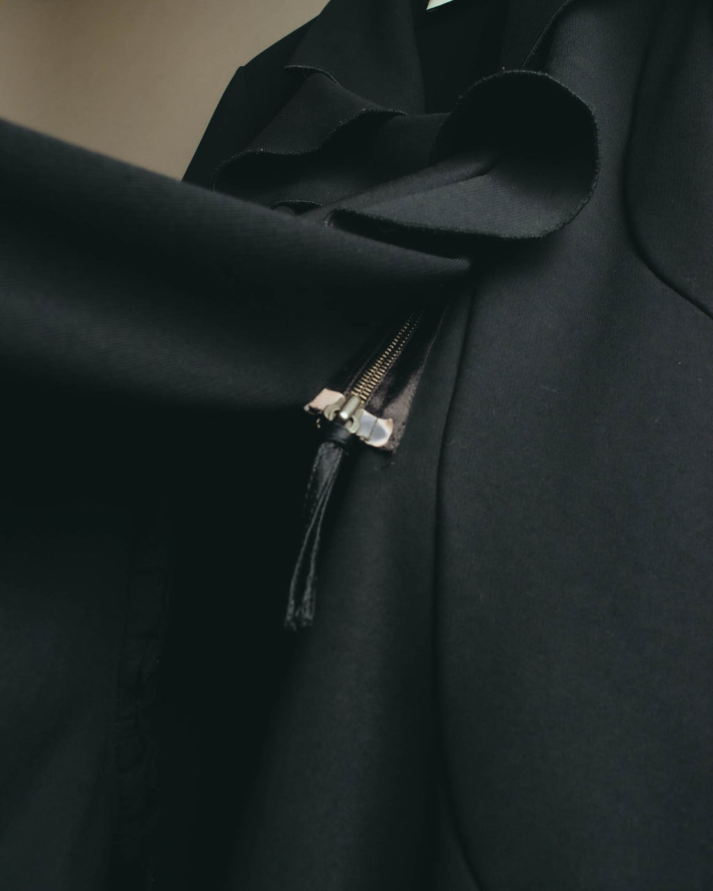“VALENTINO” 2015-2018 Draped ruffle long coat