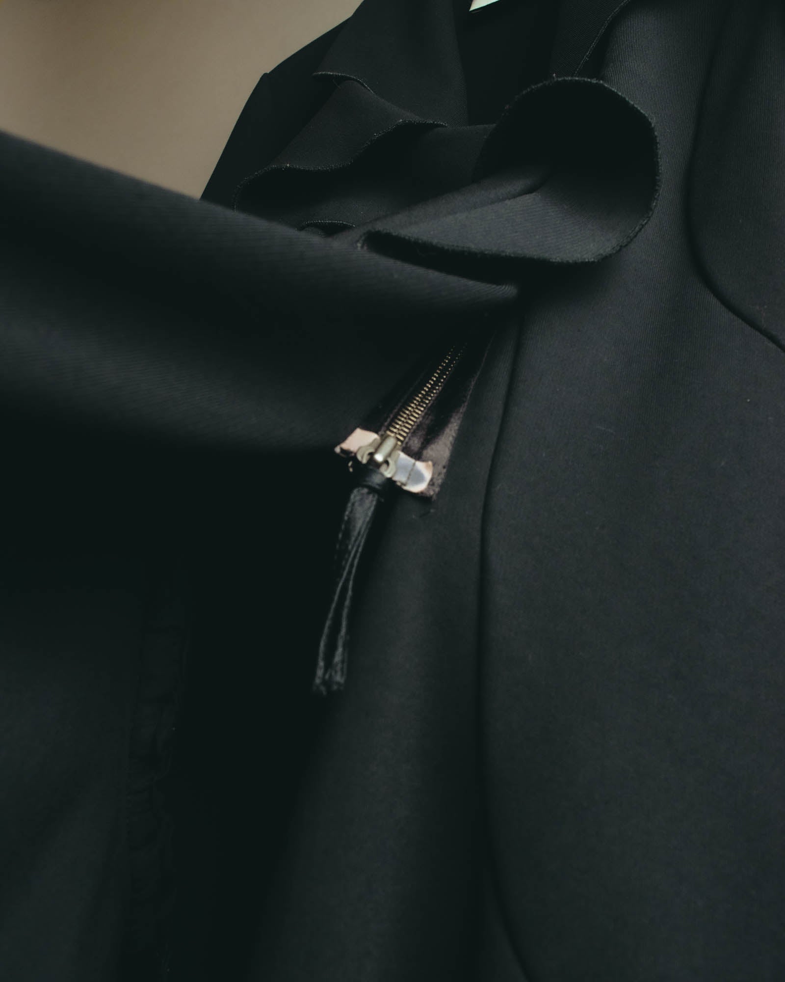 “VALENTINO” 2015-2018 Draped ruffle long coat