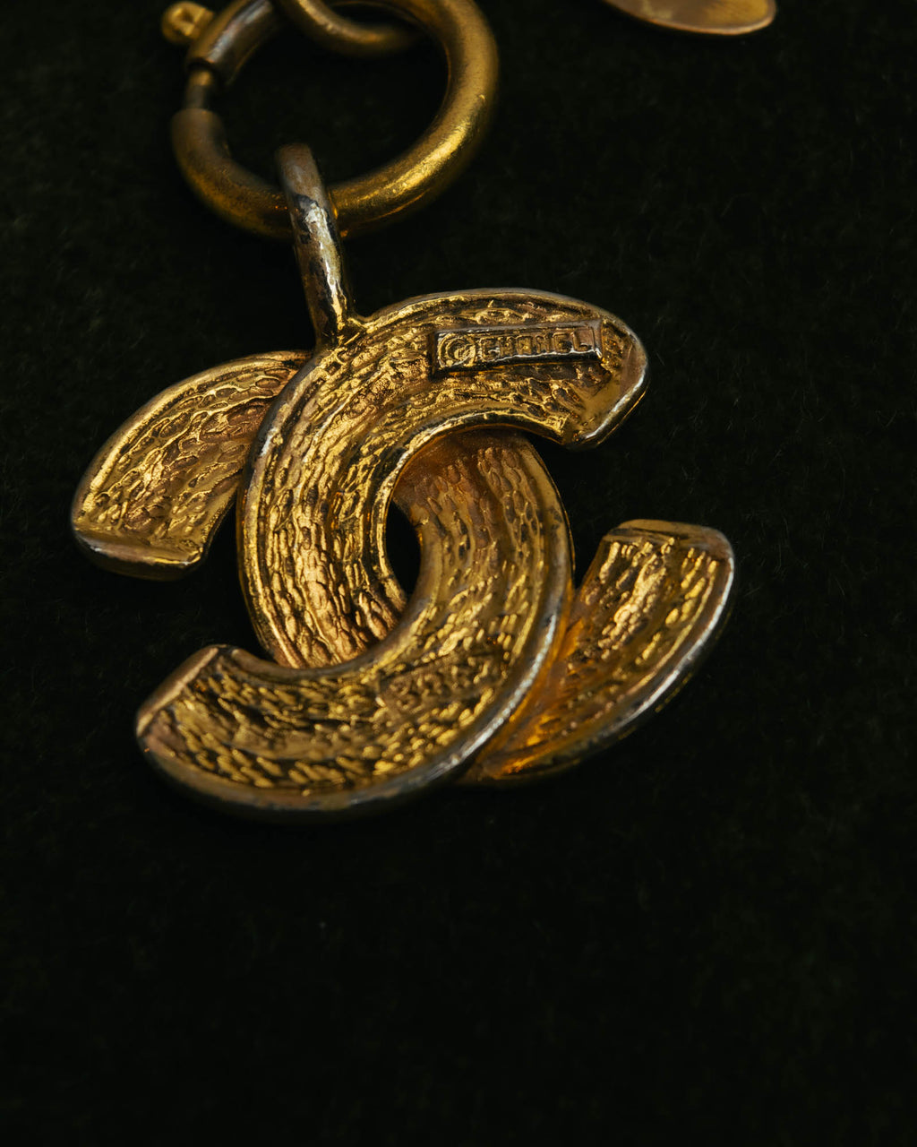 -SPECIAL- “CHANEL” 80’s-90’s Quilted cc pendant chain necklace