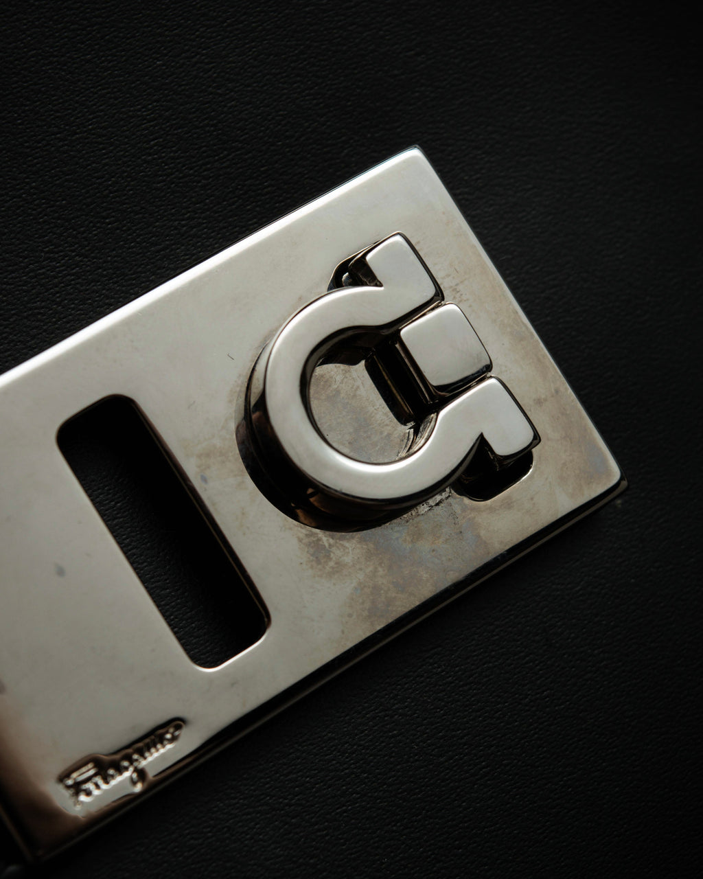 "Salvatore Ferragamo" Gancini motif both sides design leather hand bag