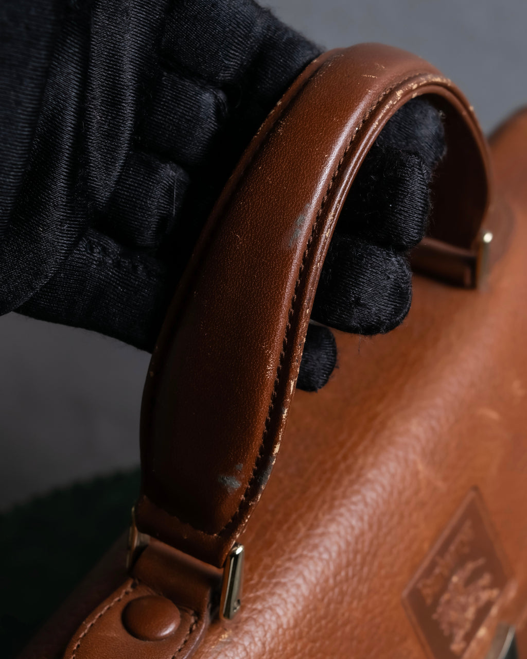 "BURBERRYS" Horizontally shaped brown leather one-handle bag