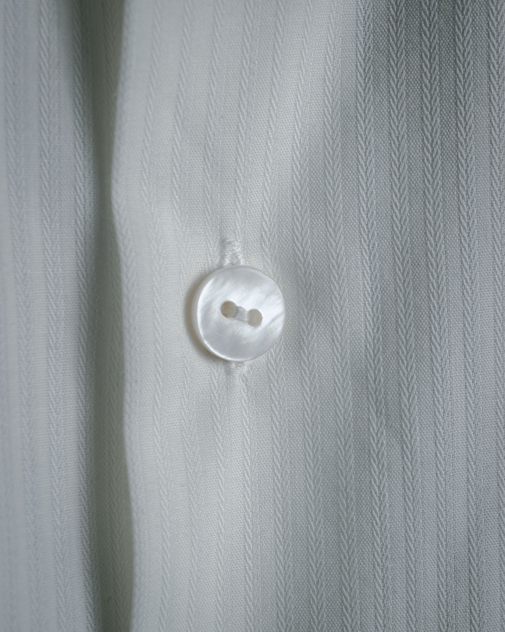 –SPECIAL– "BALENCIAGA" 2005-06’s Round collar chin tab paneled dress shirt