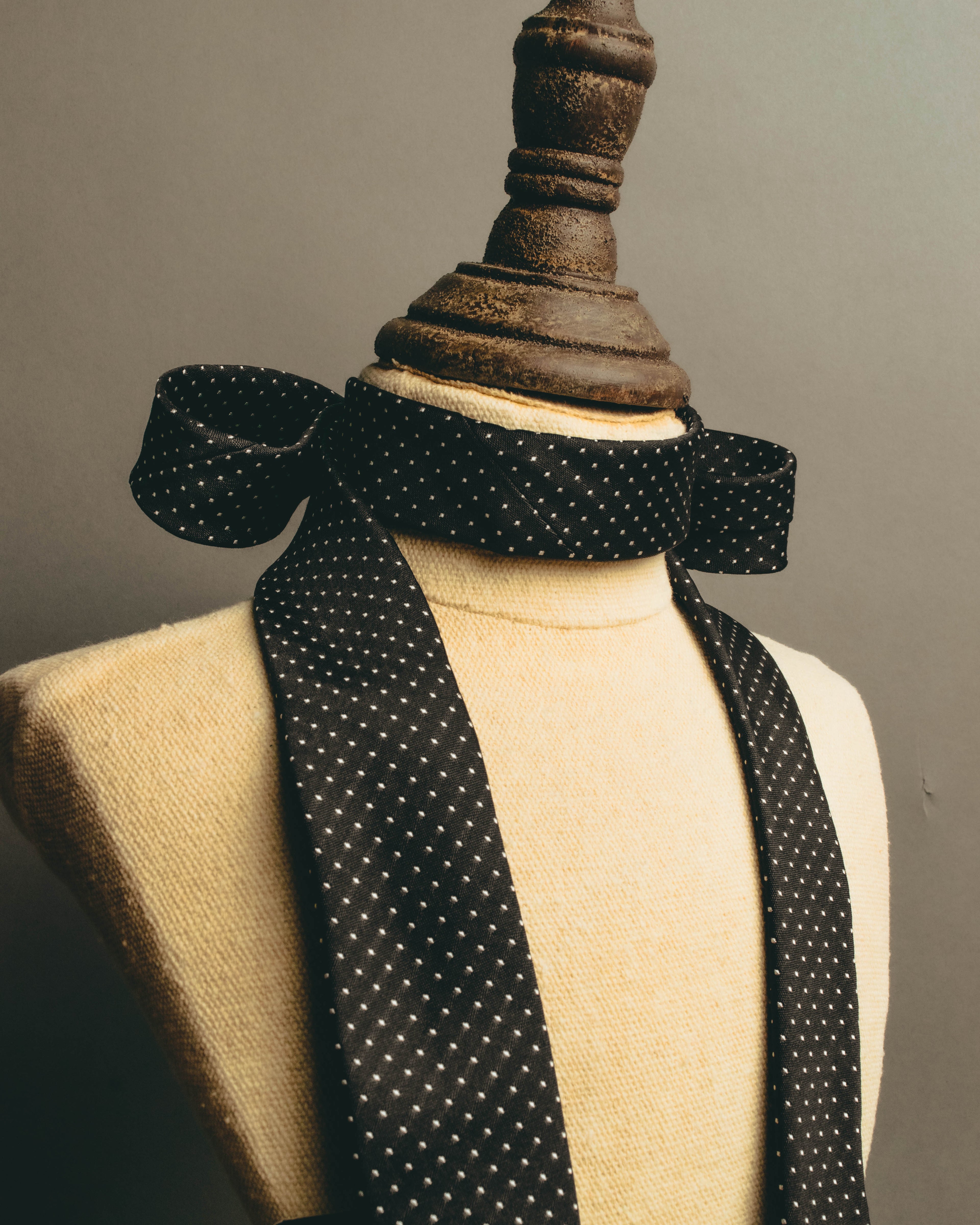 "Dolce & Gabbana" 10's-20's Slim polka dot silk necktie