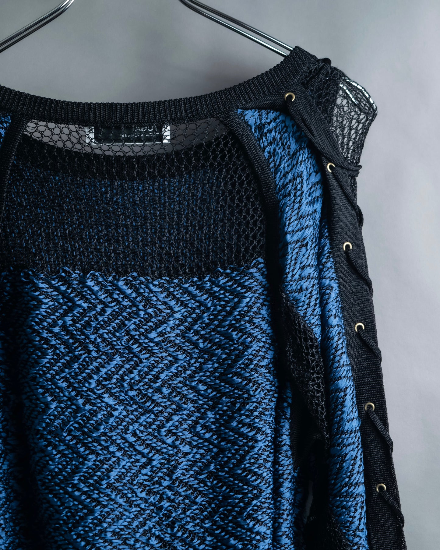 "TOGA ARCHIVES" String design mesh switching melange knit