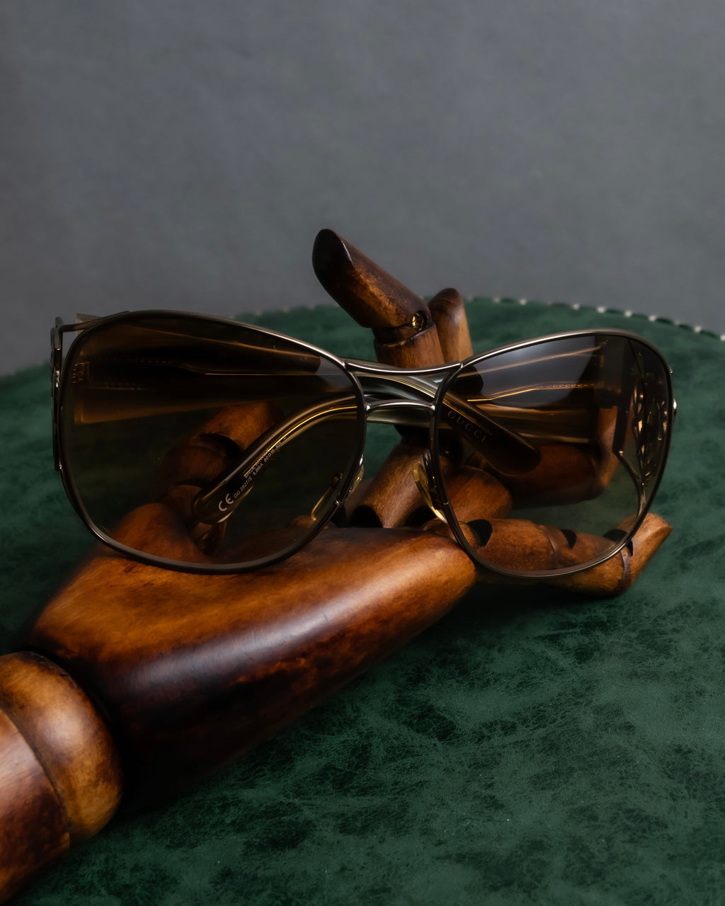 "GUCCI" Teardrop frame smoking lens sunglasses