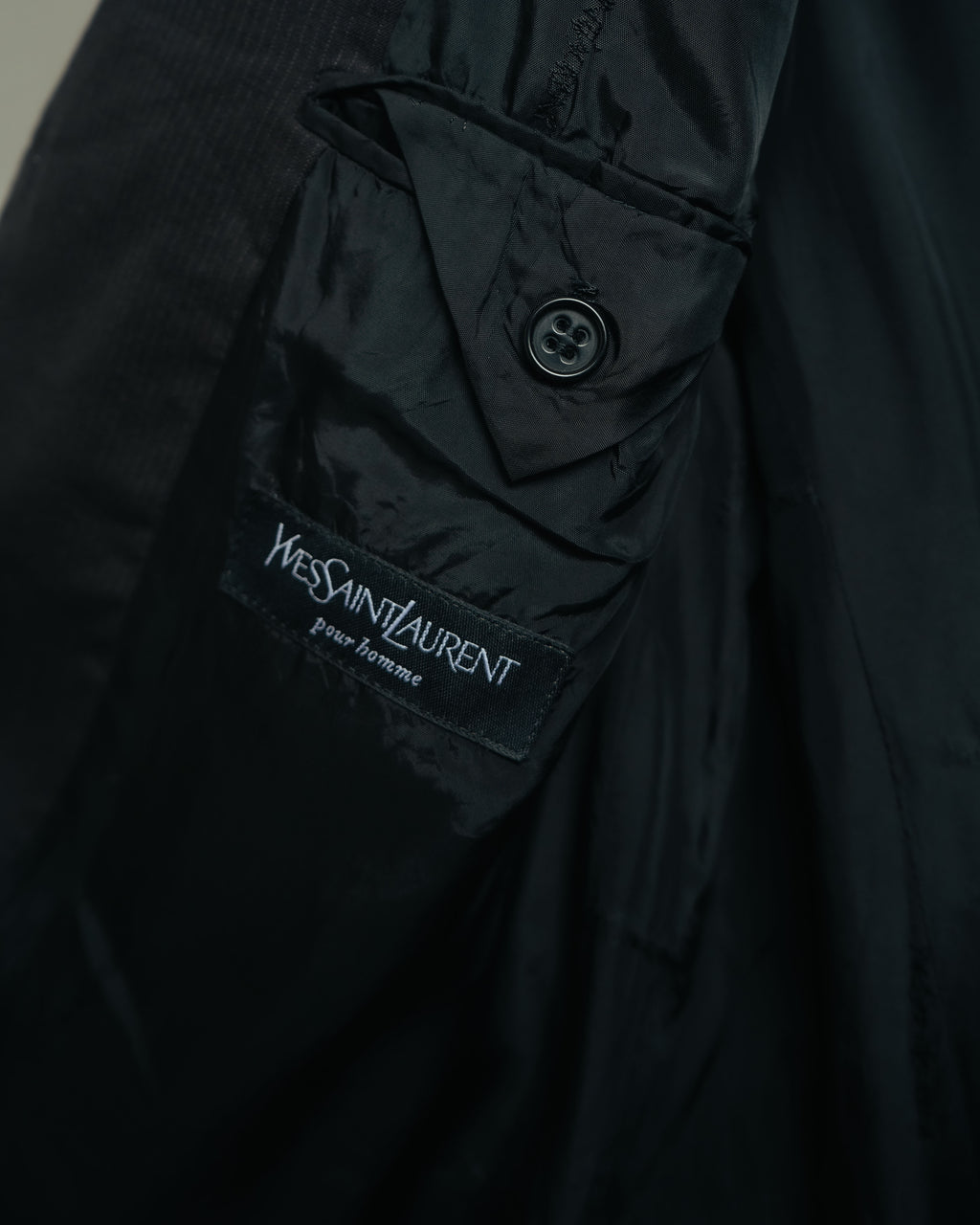-MOOD Vintage Collections-
90’s Pinstripe wool tailored jacket
by Yves Saint Laurent pour homme