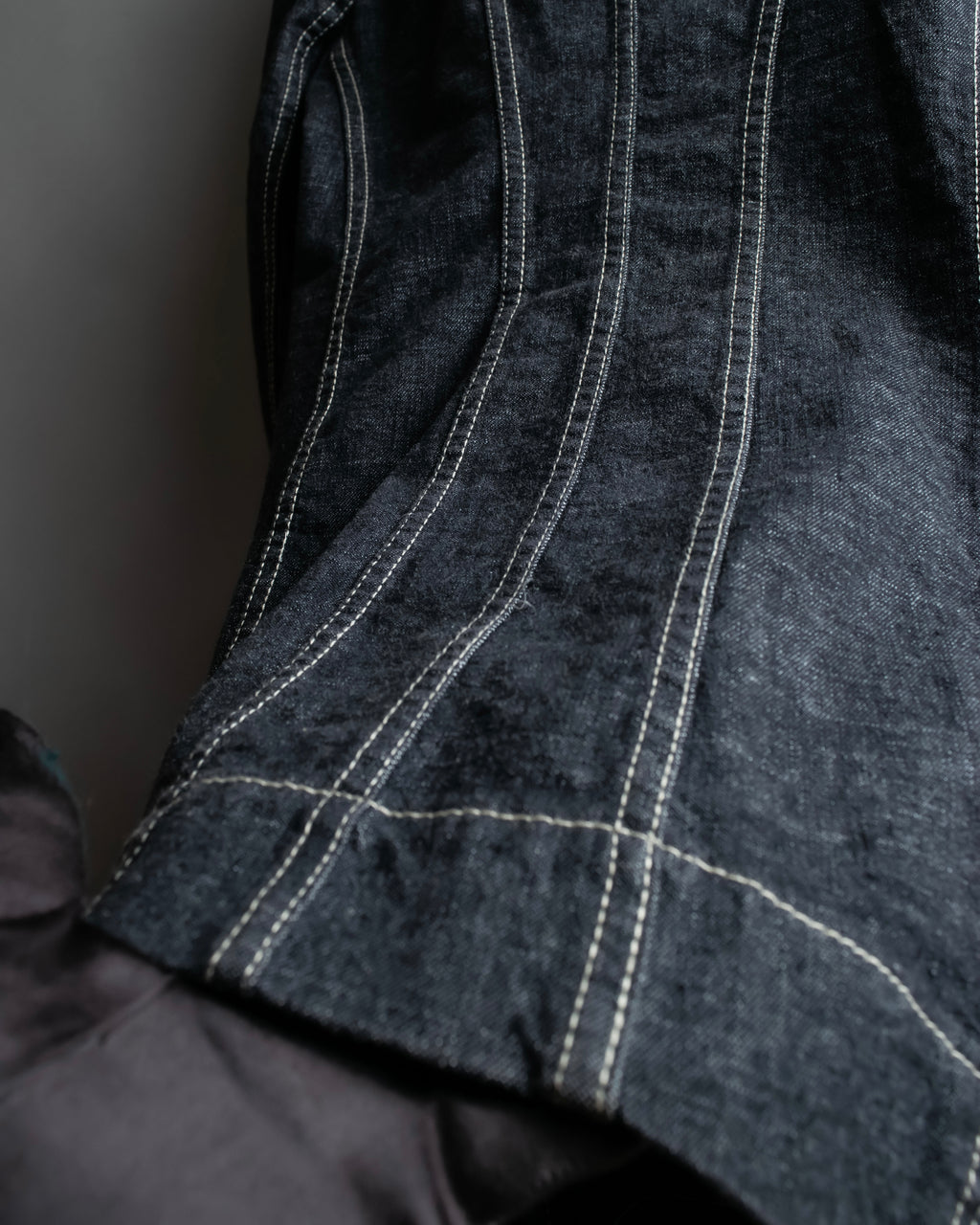 "Vivienne Westwood RED LABEL" Asymmetrical button design mid length denim coat