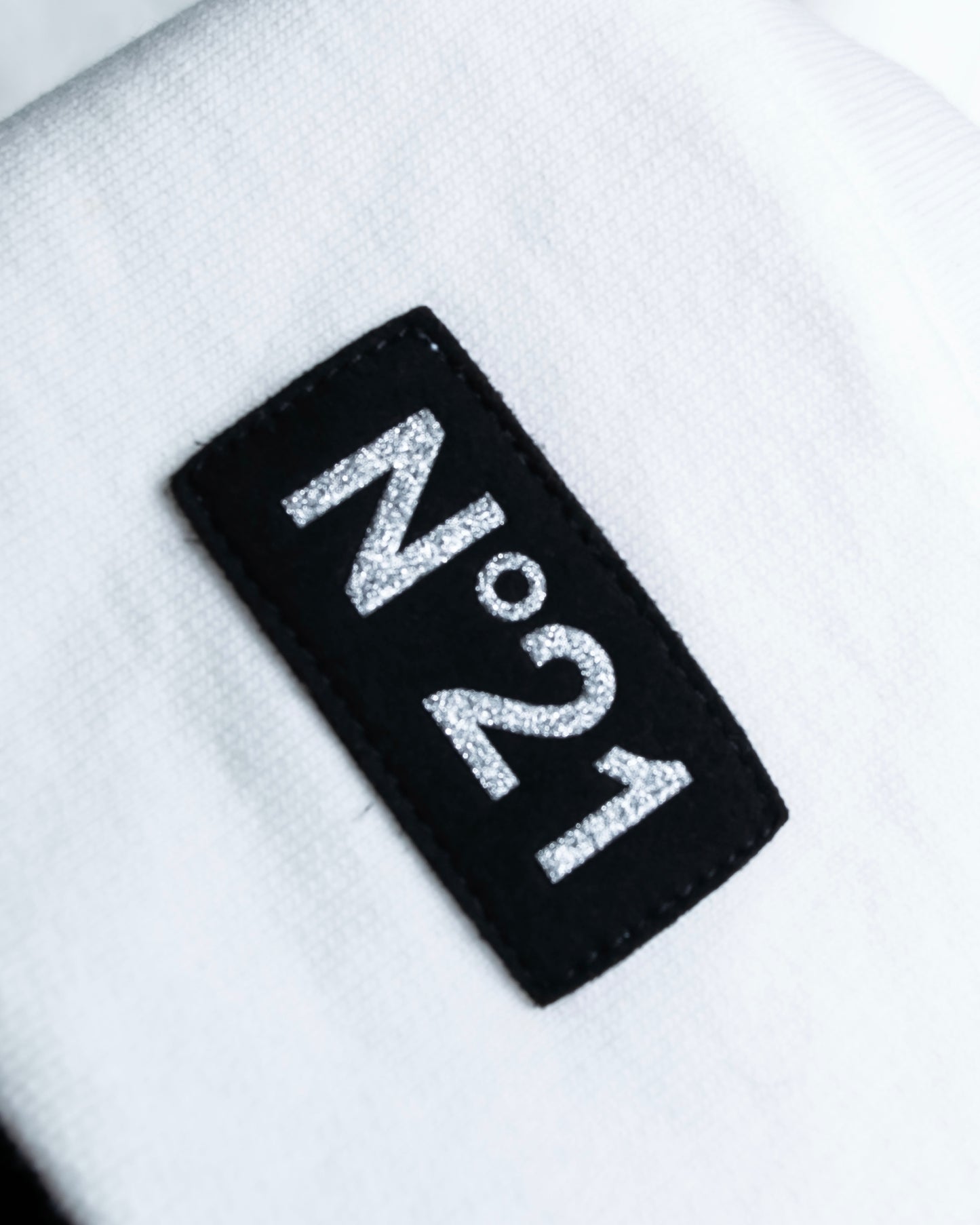 "Ｎ21 NUMERO VENTUNO" Back ribbon detail crew neck T-shirt