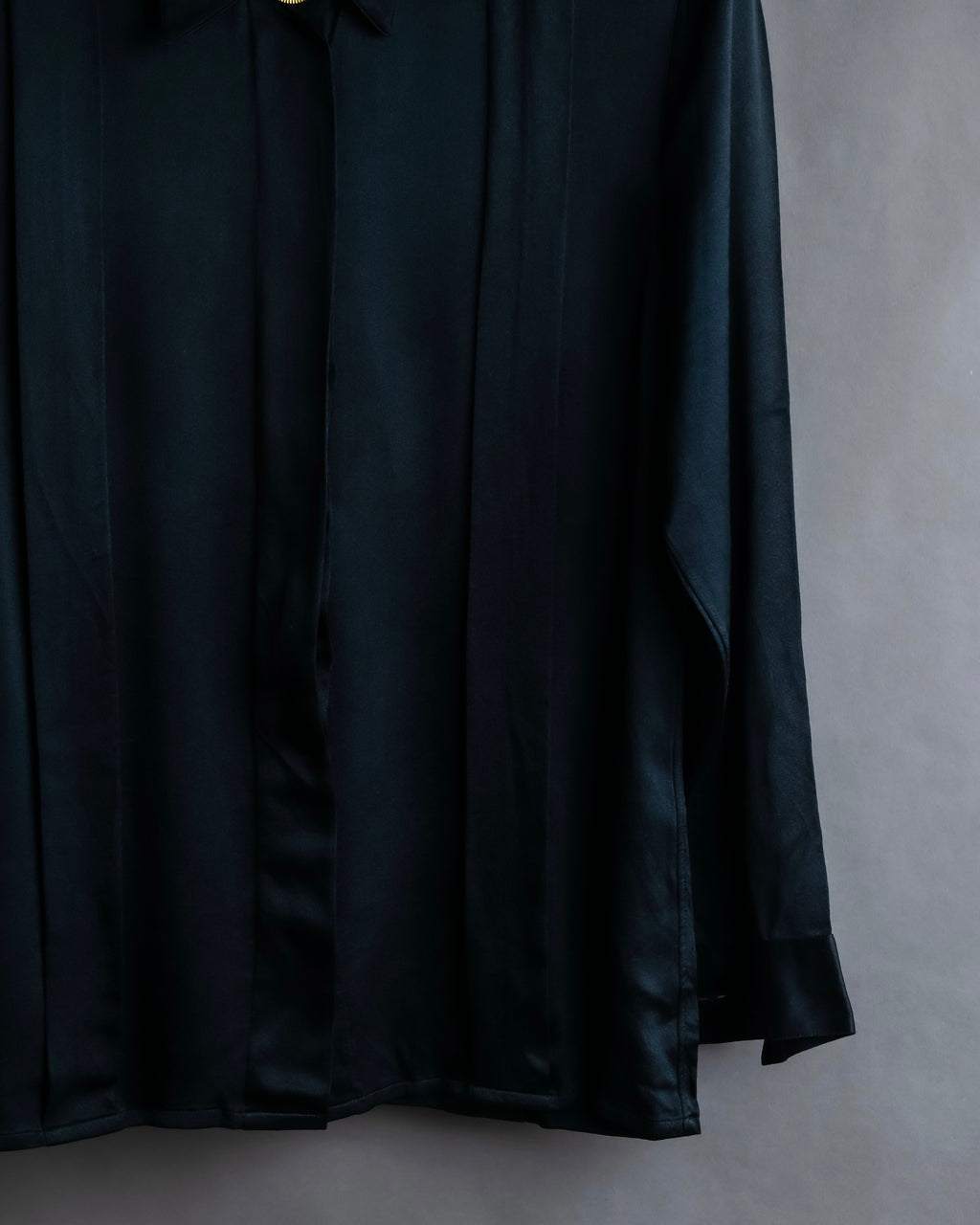 "CHANEL" Coco mark button design black glossy shirt