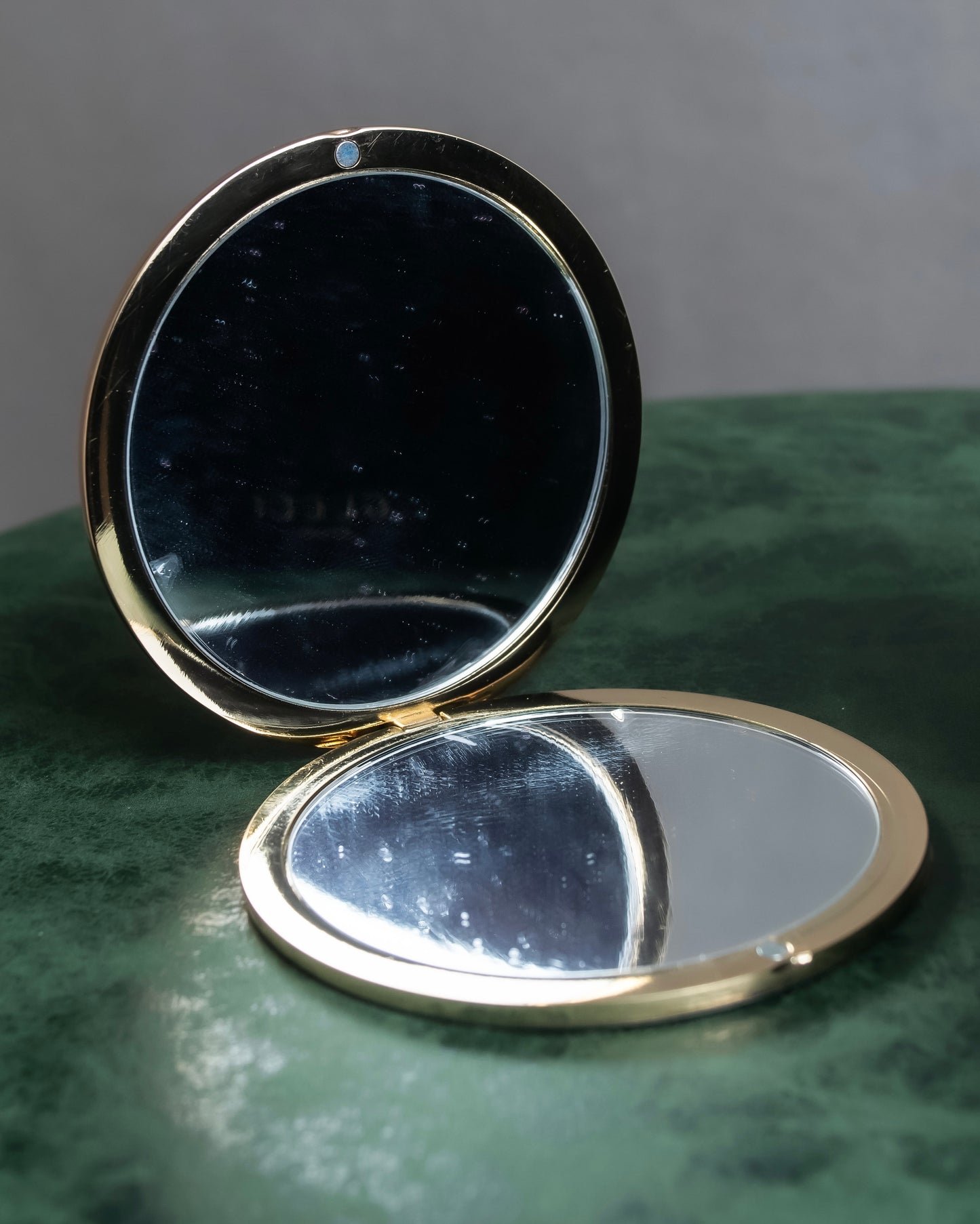 "GUCCI" Gold metal design logo engraved hand mirror