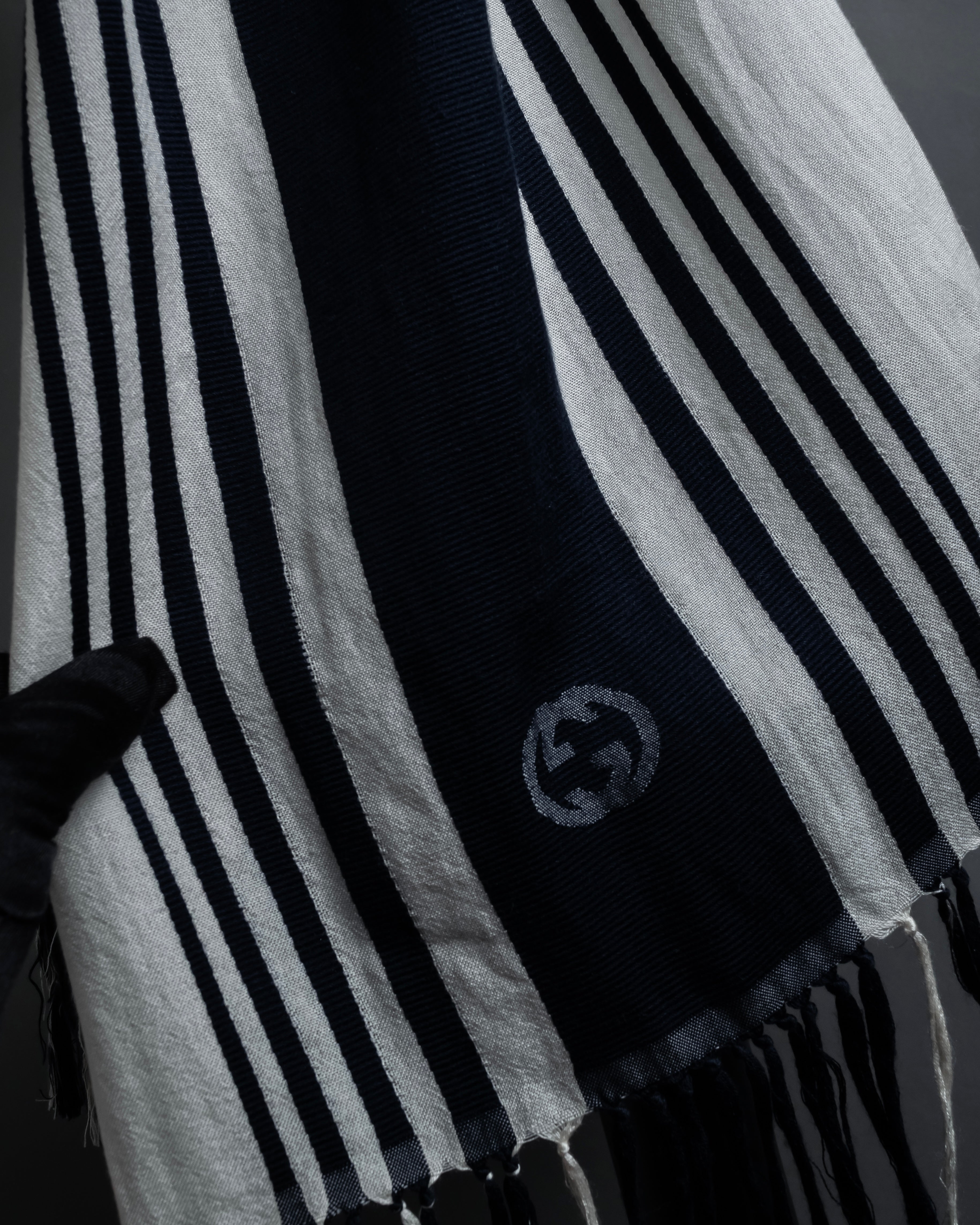 "GUCCI" 90's-00's Line fringe design two-tone long stole