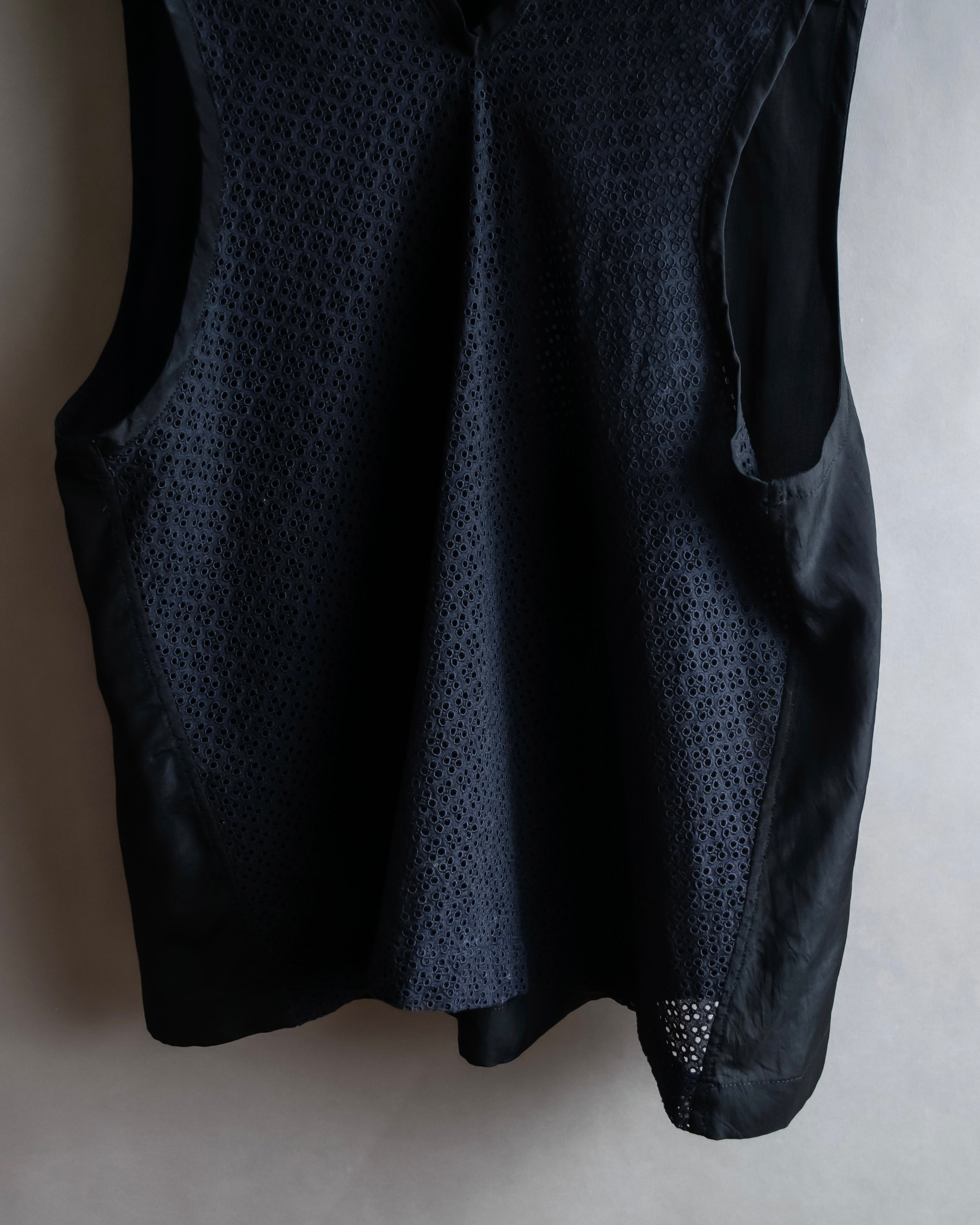 "tricot COMME des GARCONS" 96SS eyelet lace design patterned fabric switching vest