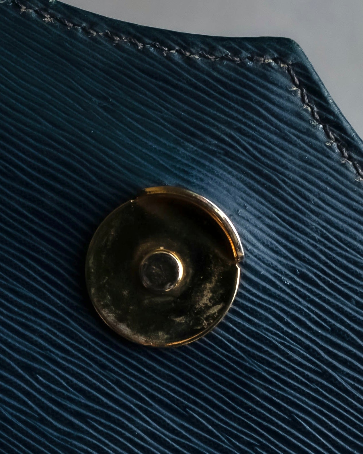 "Chloe" Trapezoid design embossed leather hand bag