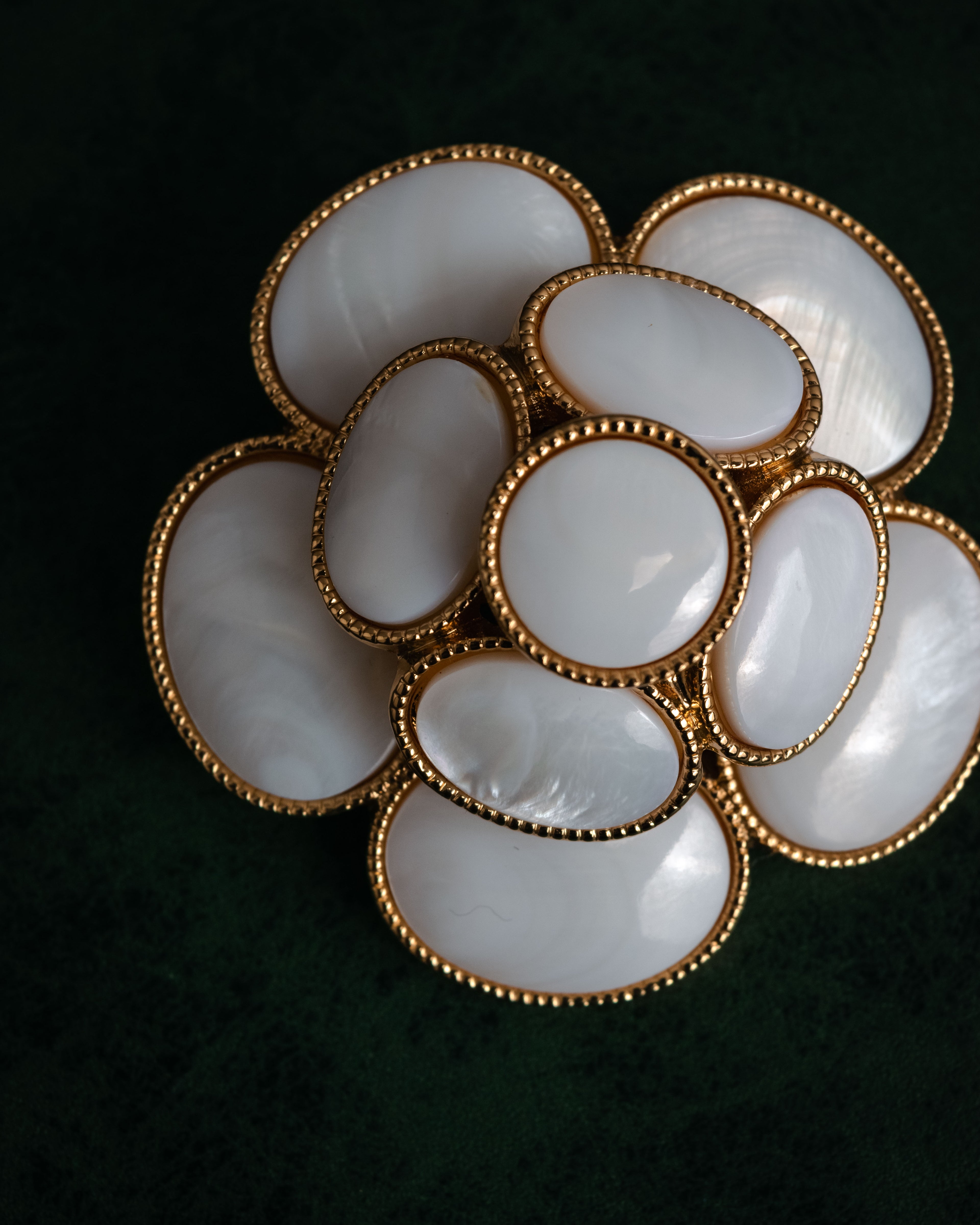 “VETEMENTS” 2017-2021 Archive-referenced mother of pearl flower brooch