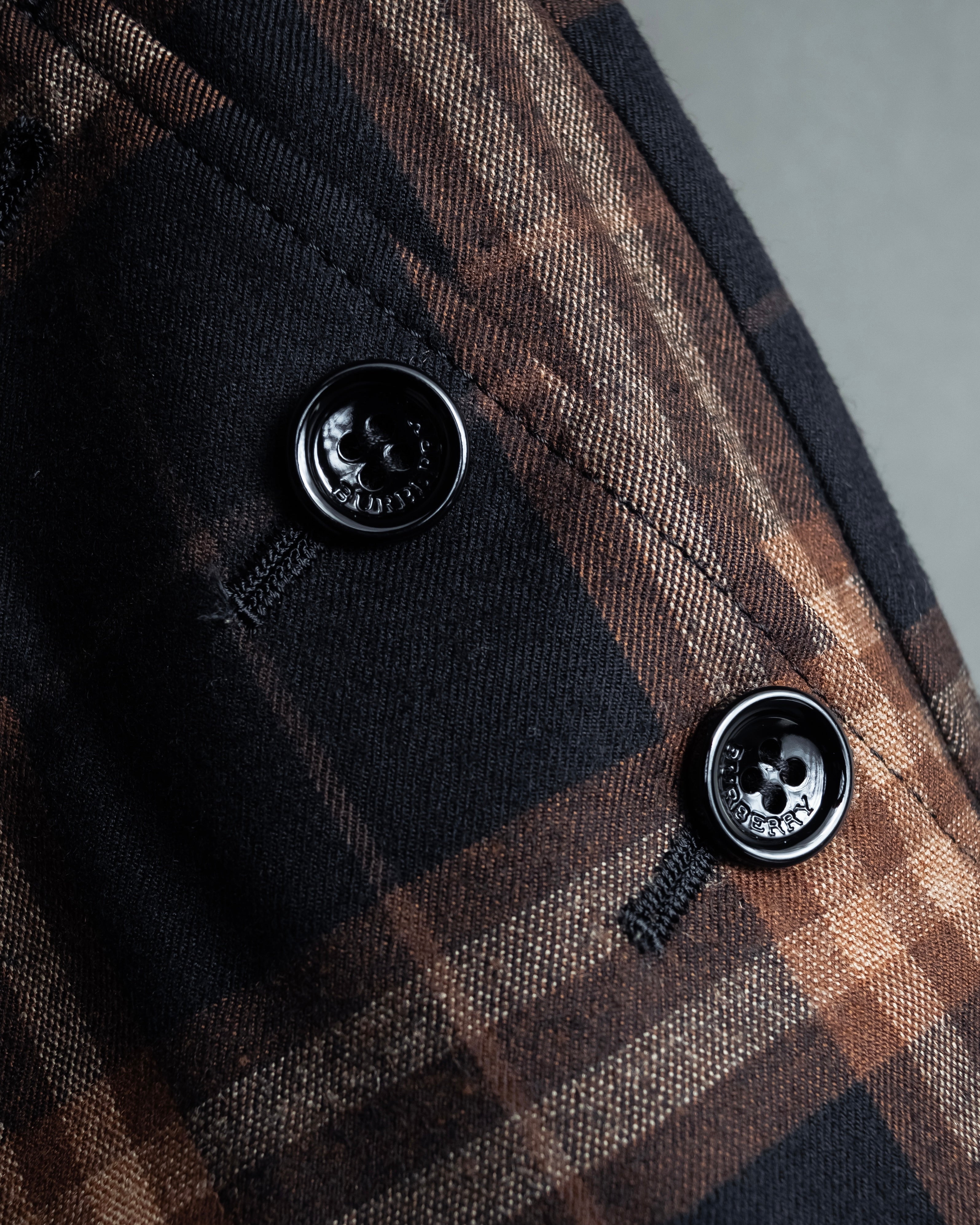 "BURBERRY" Decorative button design check pattern short pants