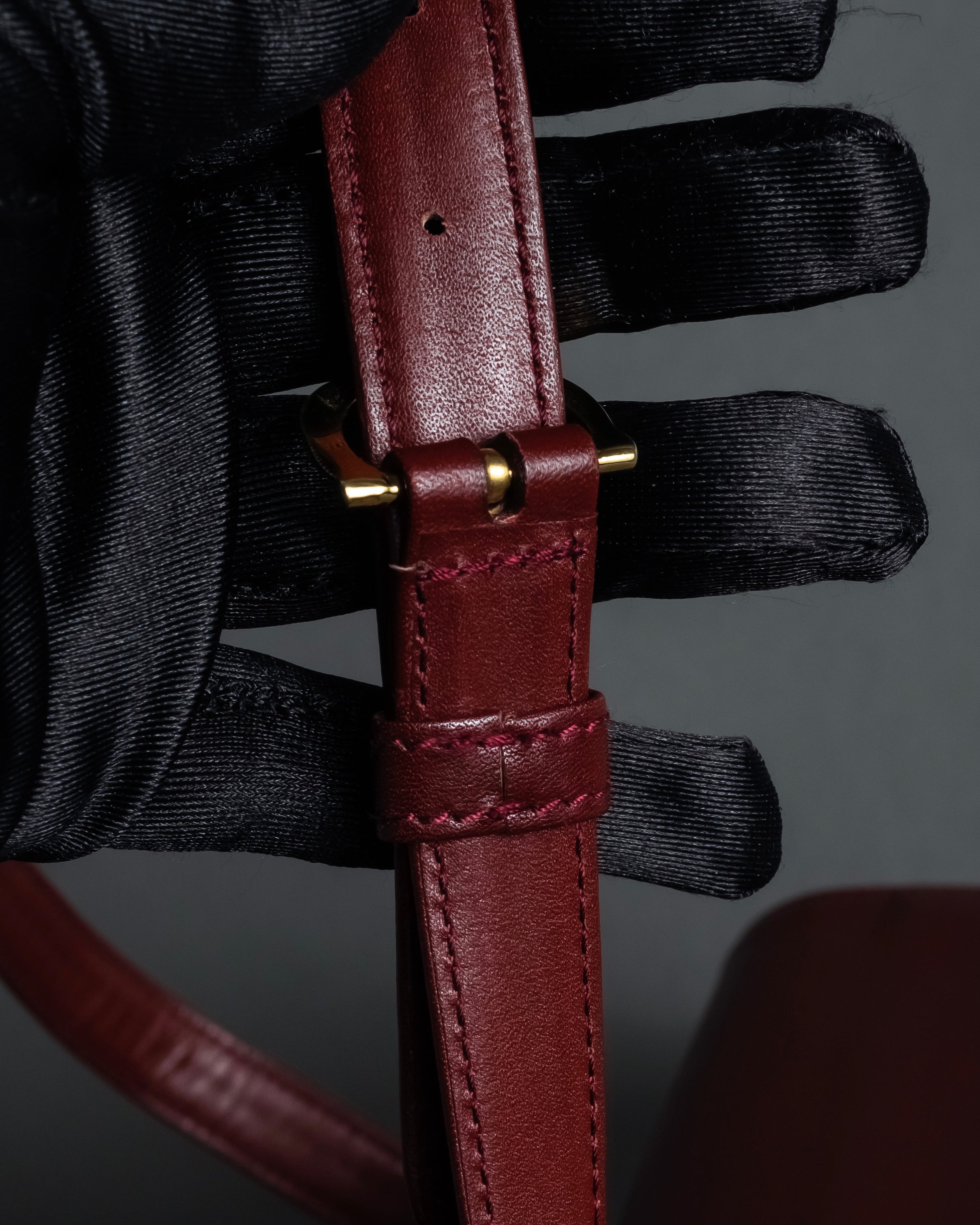 "Cartier" Les Must de Cartier geometric design shoulder bag