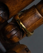 "Alexandar McQueen" Horseshoe motif red stone top ring