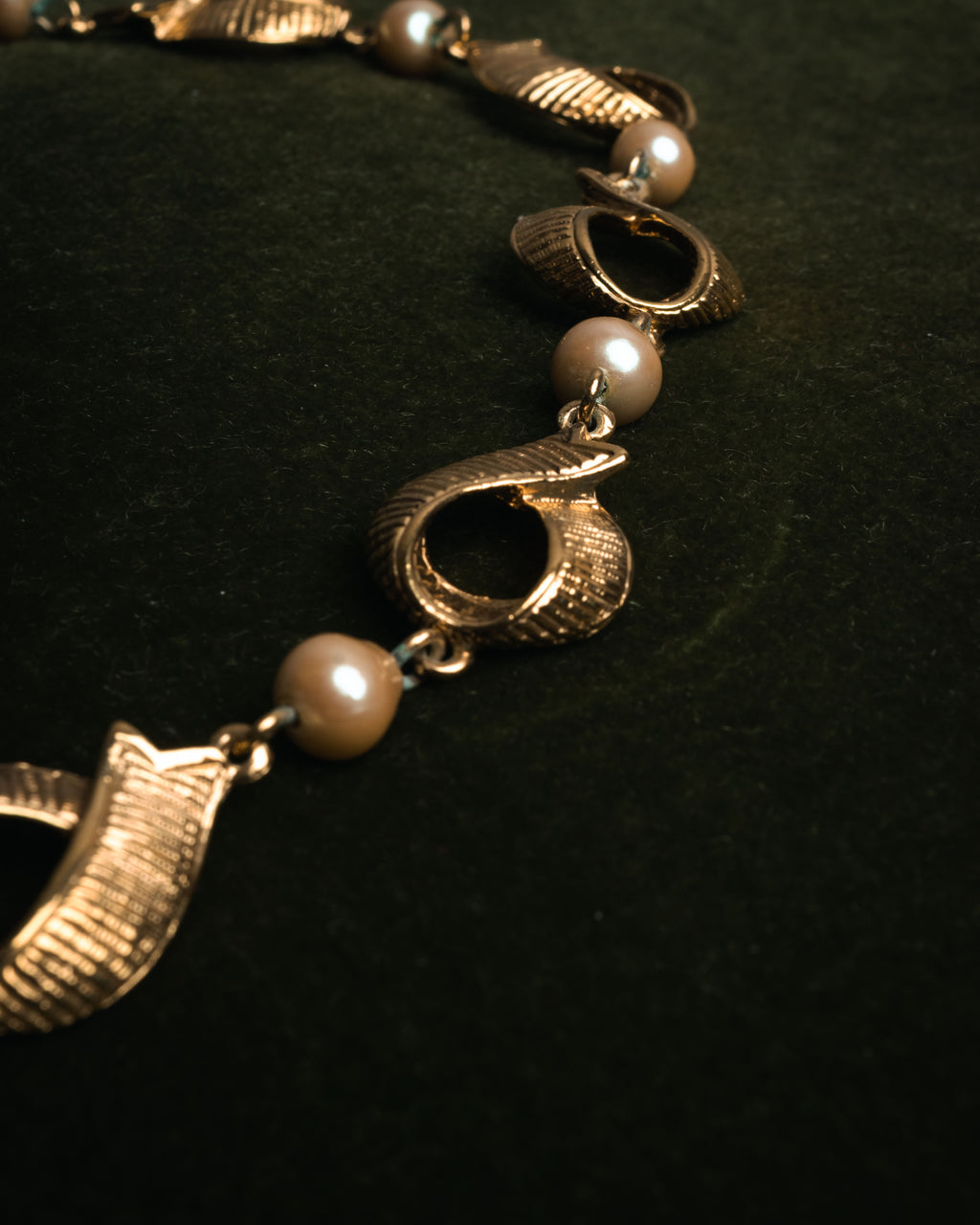“Yves Saint Laurent” 80’s-90’s Baroque pearl heart motif necklace