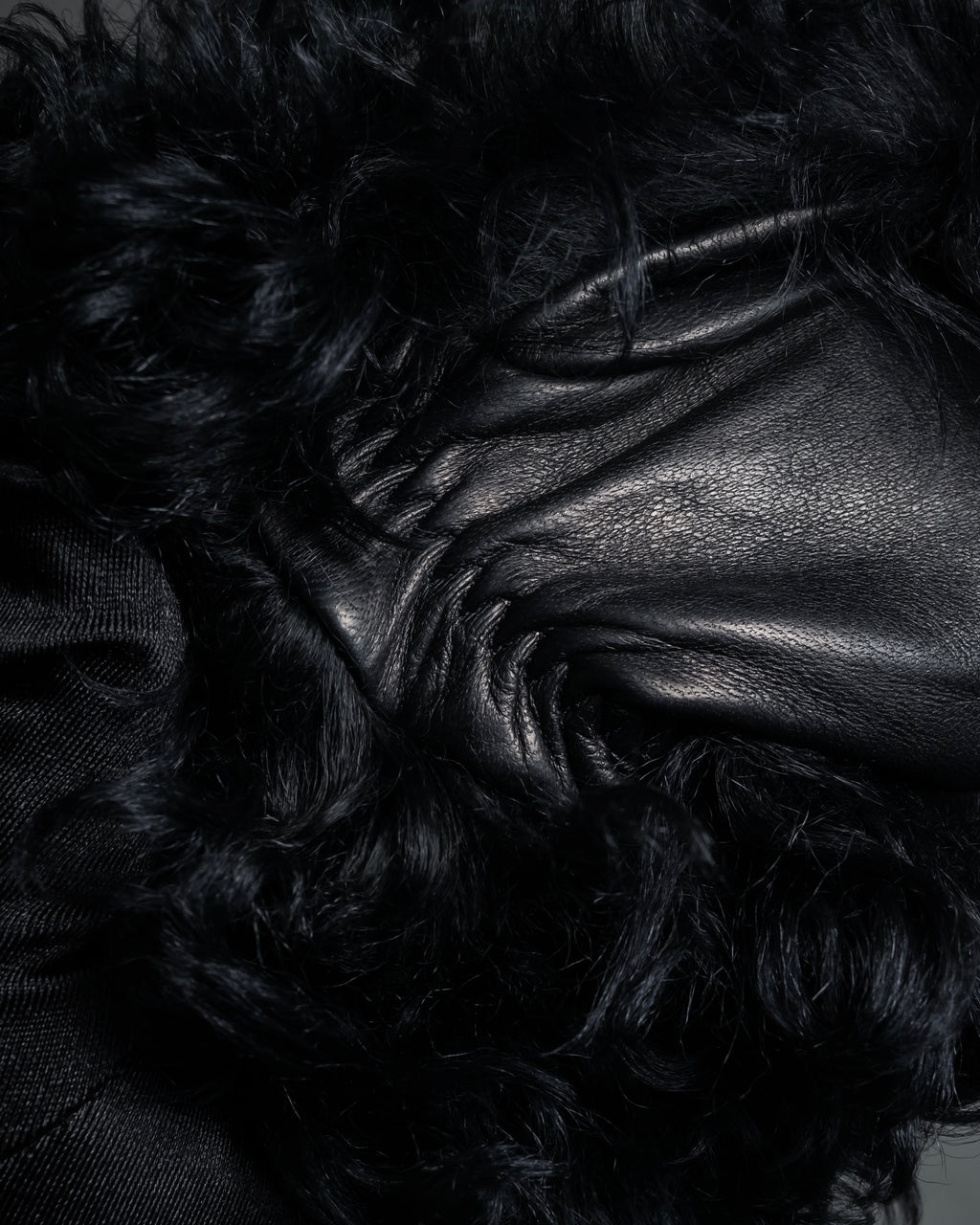 "BOTTEGA VENETA" Long-haired fur design leather gloves