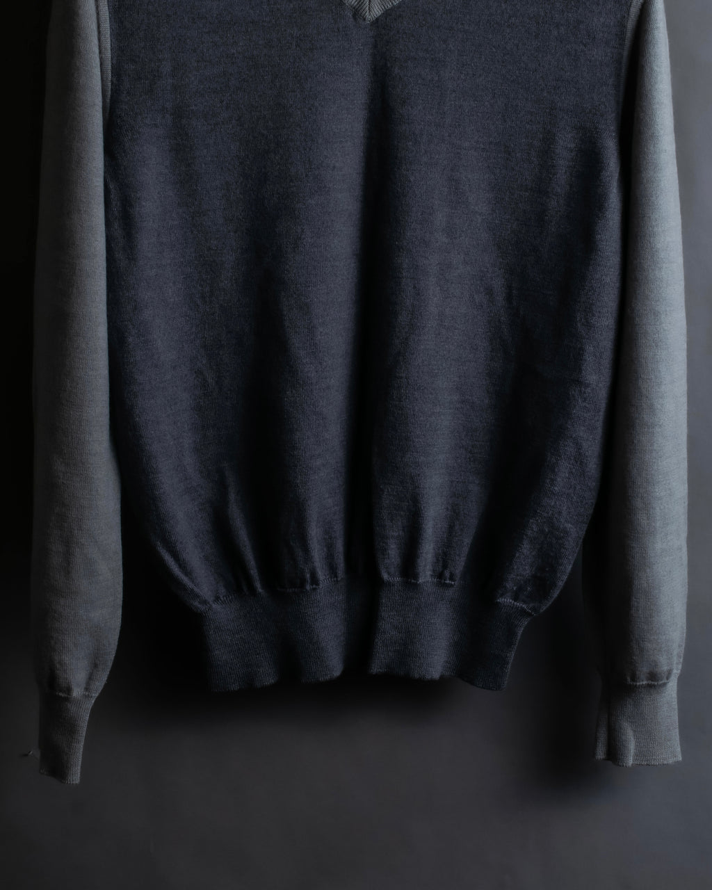 "Maison Martin Margiela" 2008SS two-tone V-neck knit