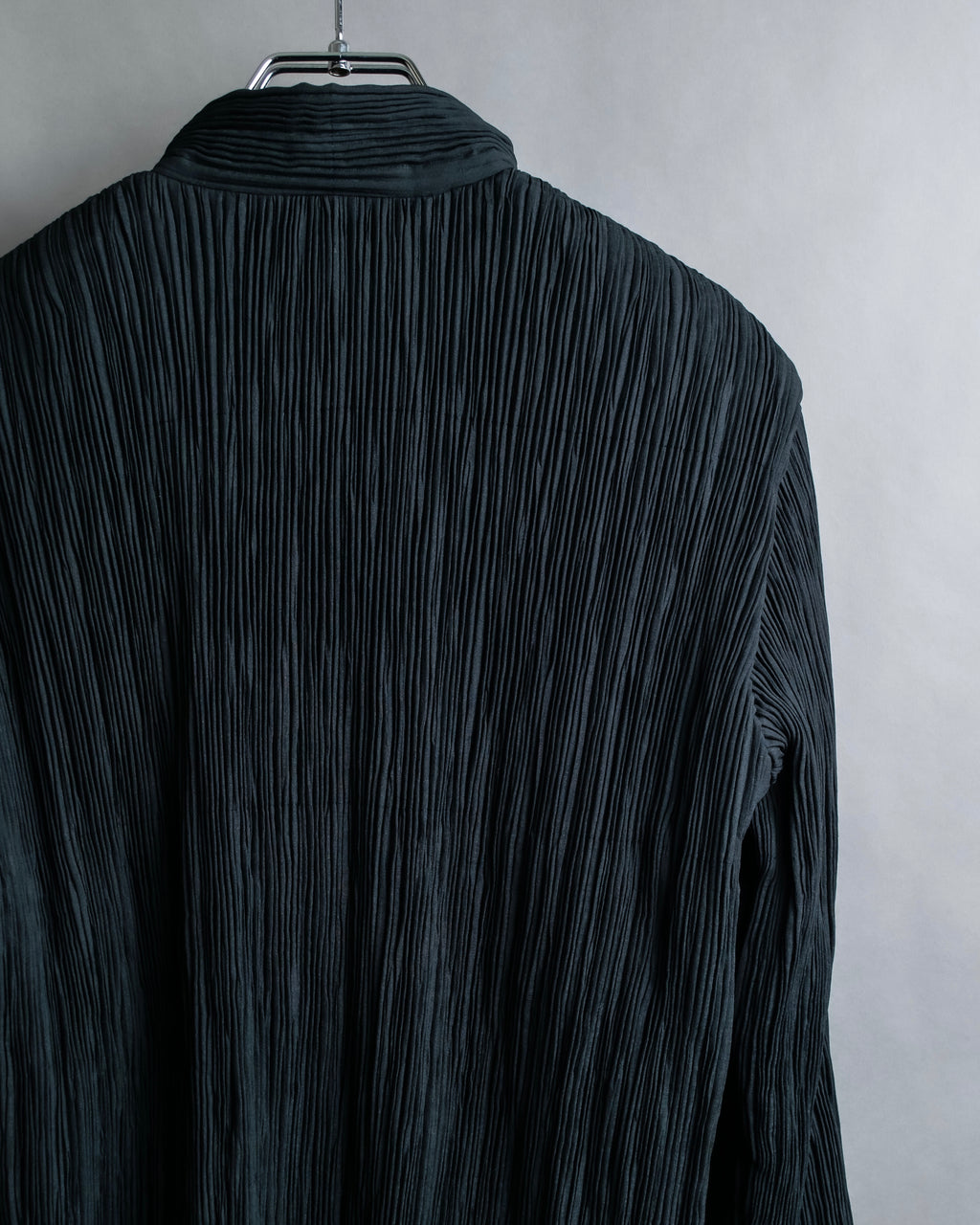 "ISSEY MIYAKE" Pleated vertical line shirt jacket