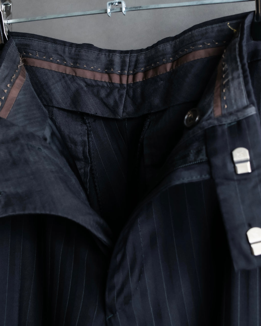 "LOUIS VUITTON" 2 button relaxed tailored jacket & no tuck tapered slacks set up