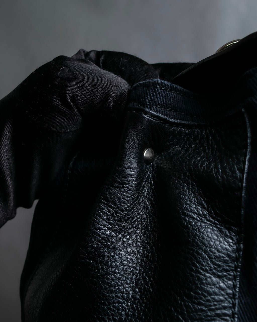 "YVES SAINT LAURENT" Muse Two series grain leather one-handle bag