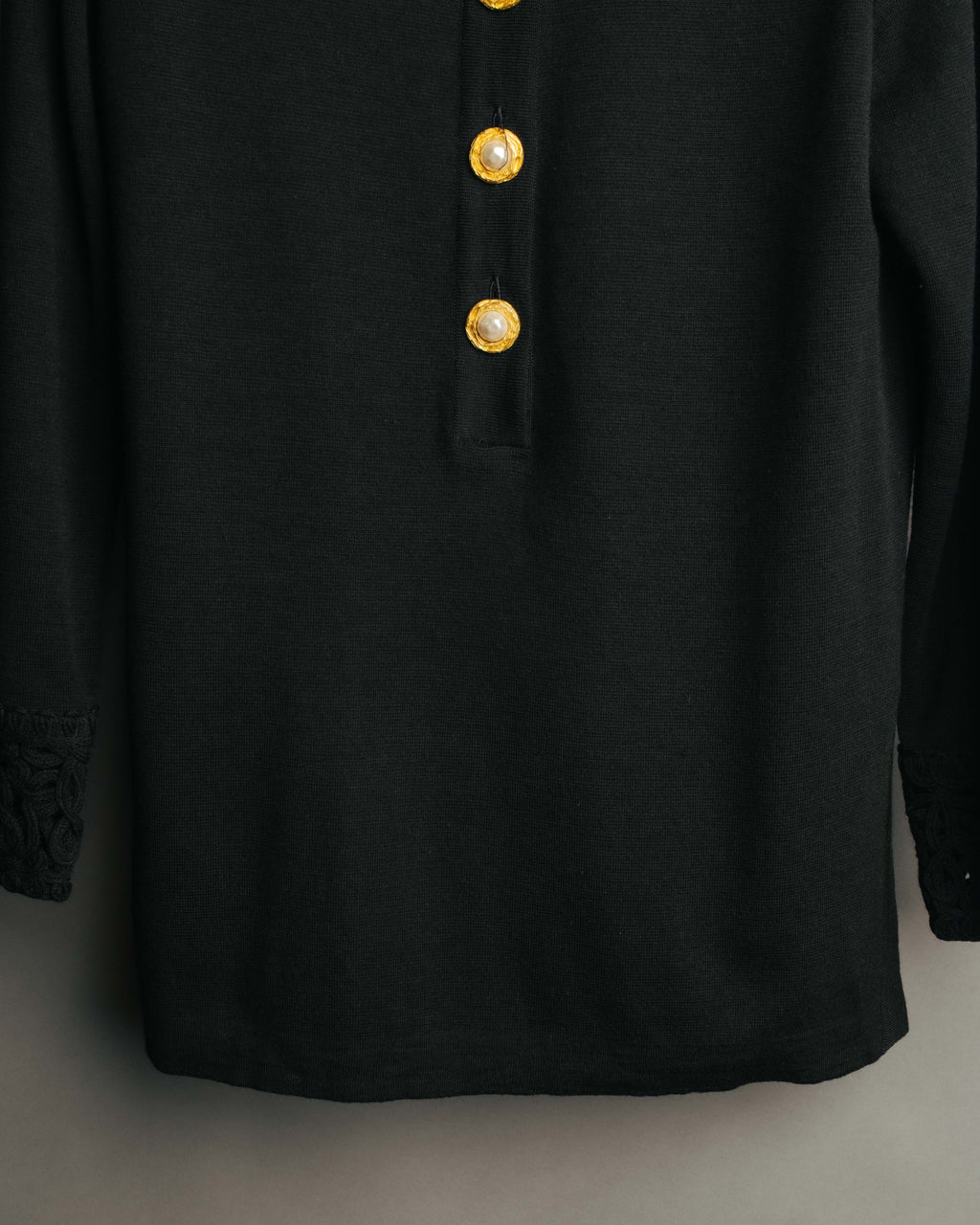 -SPECIAL- “Yves Saint Laurent” 90’s crochet collar pearl button knit pullover