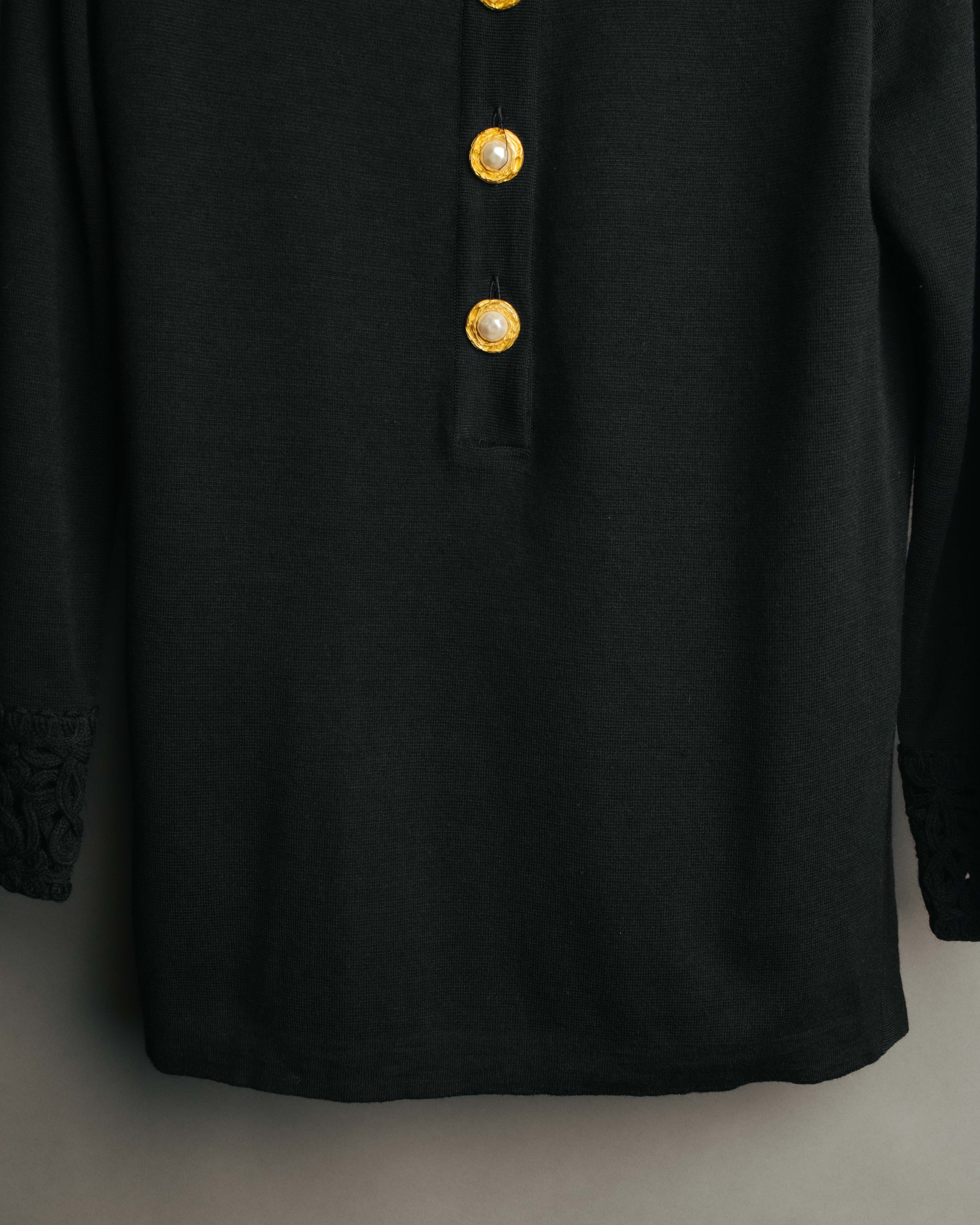 -SPECIAL- “Yves Saint Laurent” 90’s crochet collar pearl button knit pullover