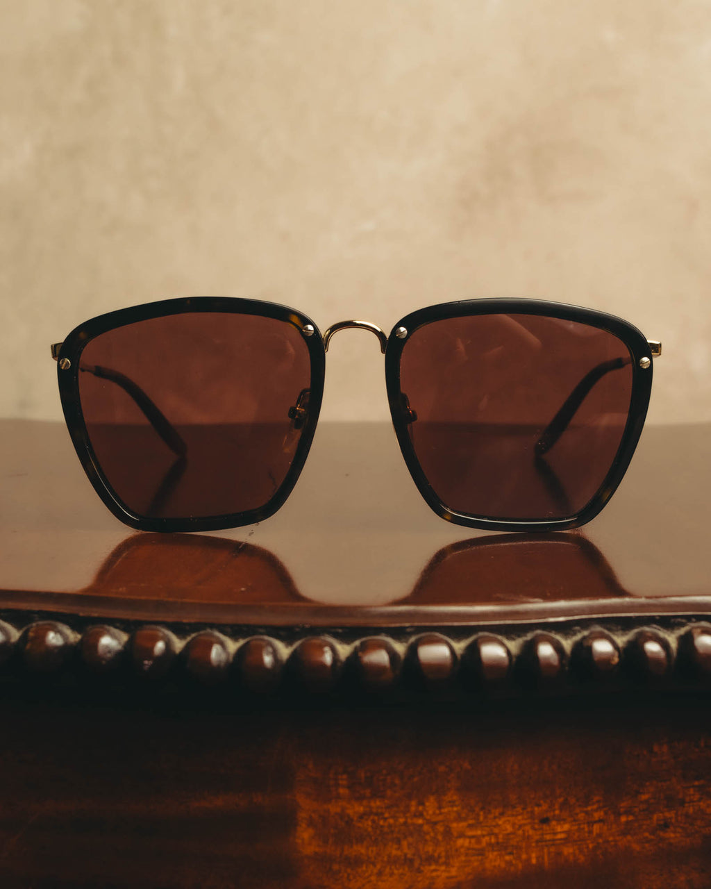 -SPECIAL- “GUCCI” 2010’s Oversized titanium and acetate sunglasses