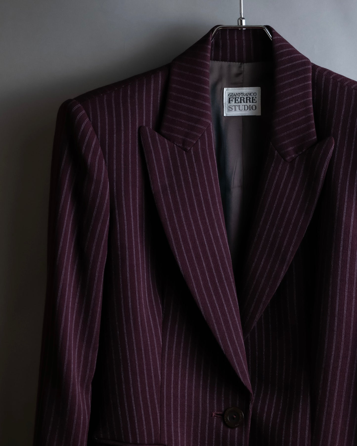 "GIANFRANCO FERRE" Striped peak lapel 1 button tailored jacket