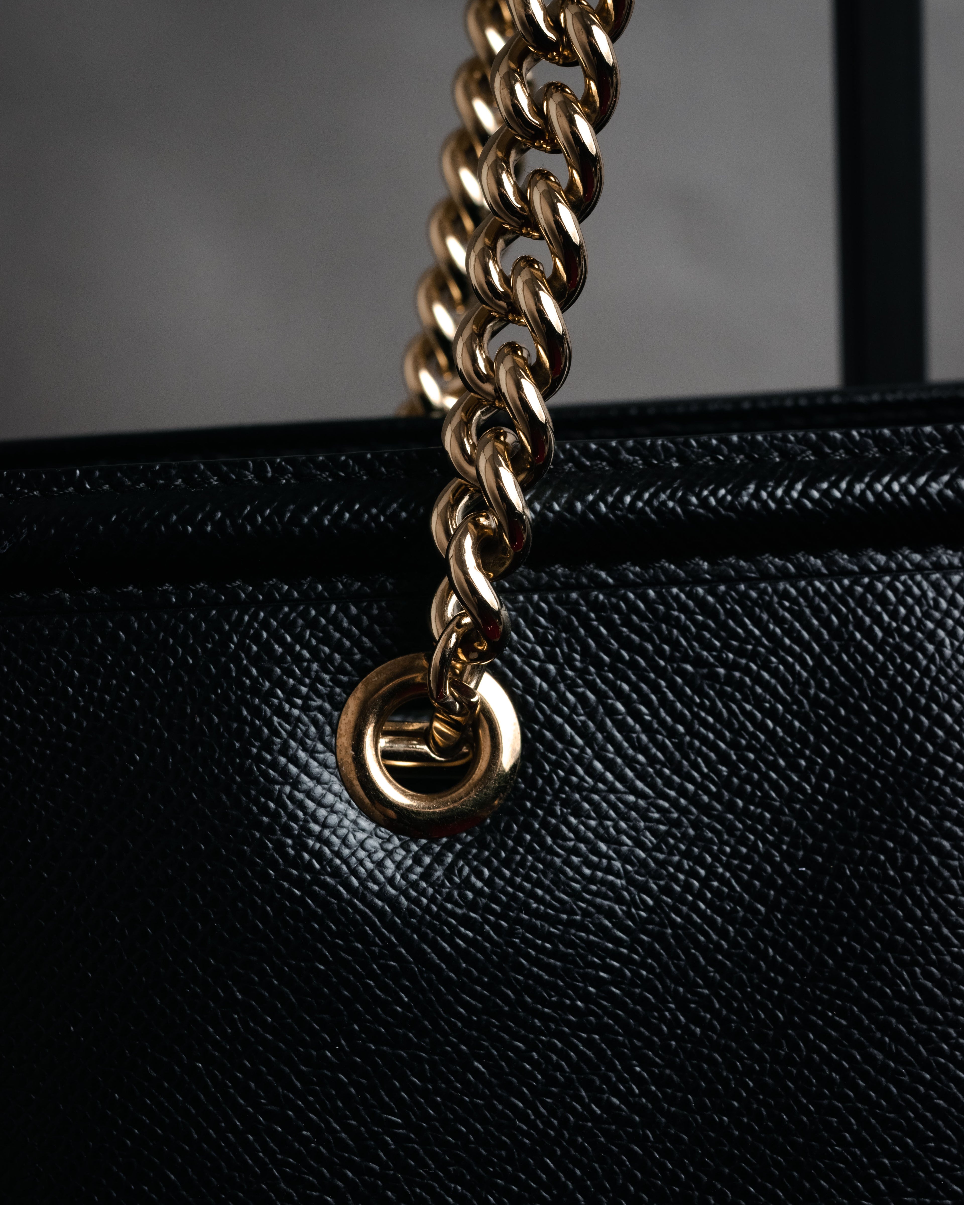“Salvatore Ferragamo” 2010’s Vara chain leather tote bag