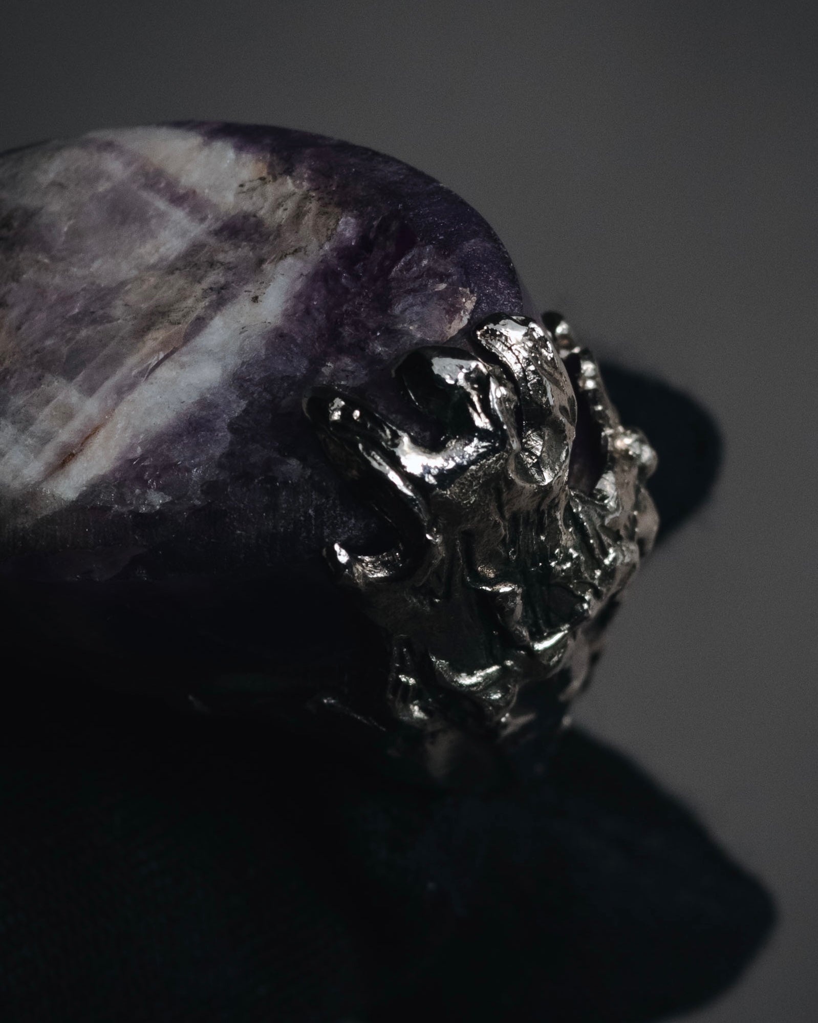 "YVES SAINT LAURENT" 00’s Amethyst stone signet ring