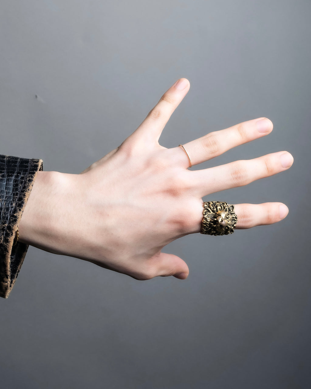 "GUCCI" realistic detailed lion head ring