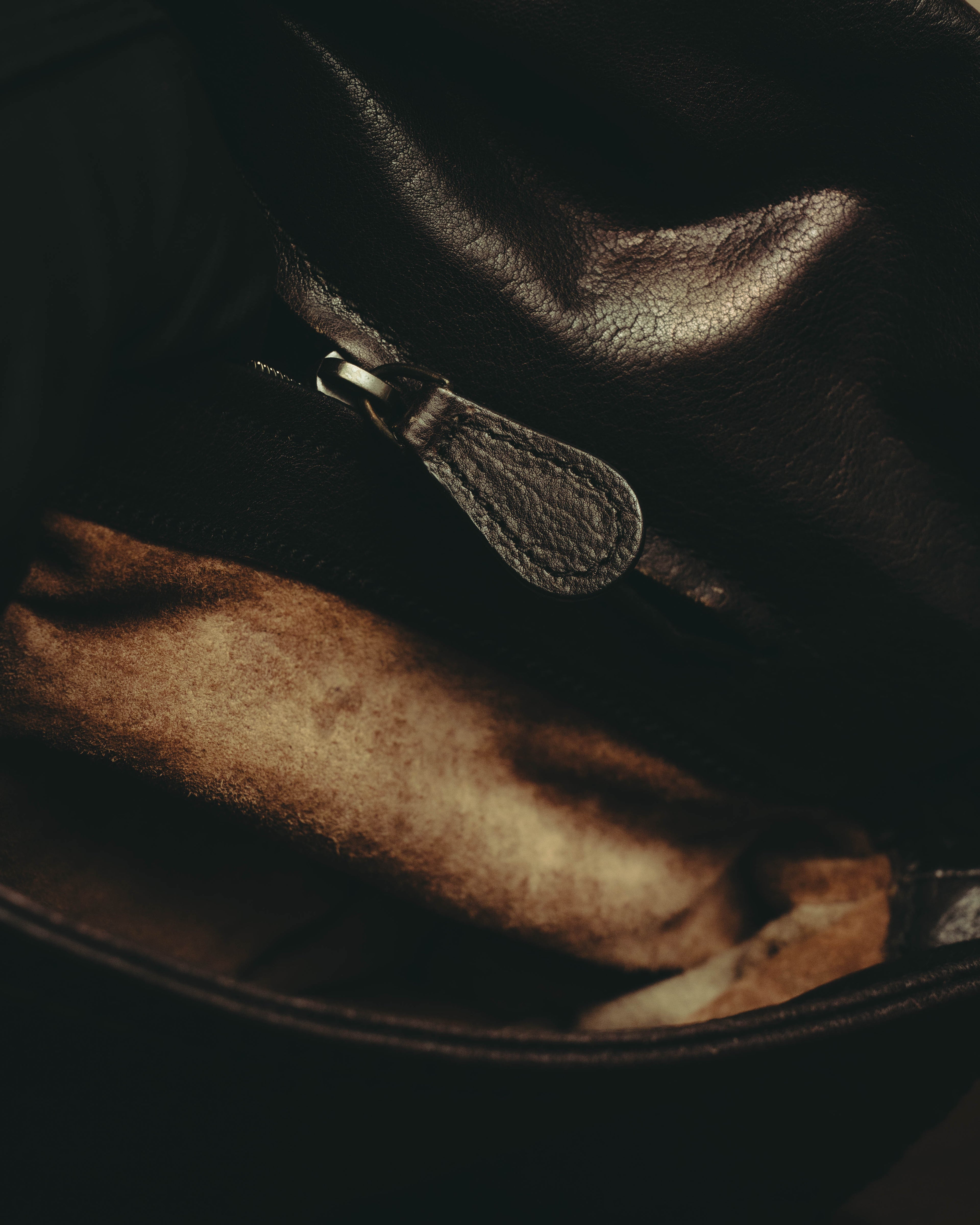 “BOTTEGA VENETA” 10’s Iridescent calfskin intrecciato trim crossbody bag