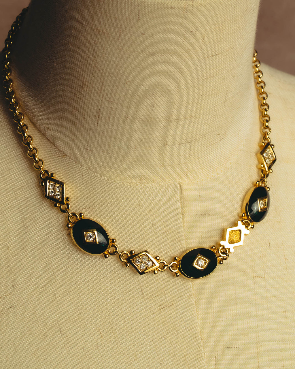 "BURBERRYS" 90's Emerald enamel costume jewelry necklace