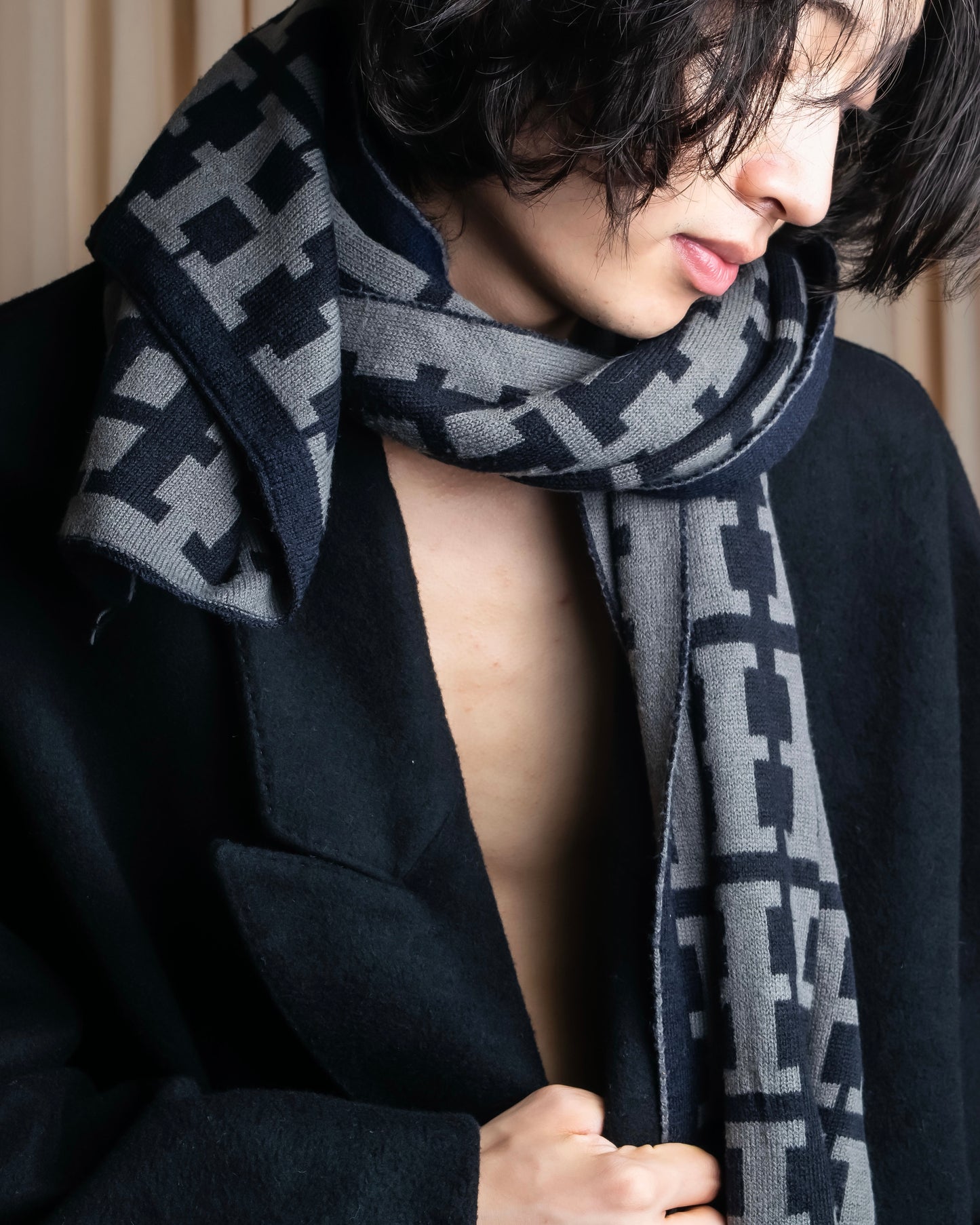 "HERMES" H pattern monotone color long stole