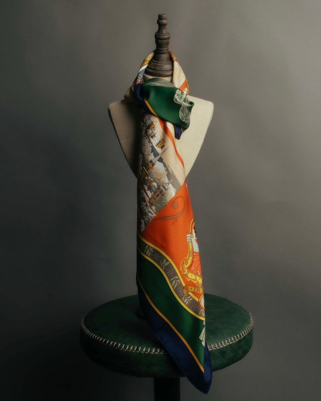"Hermès" 90's-00's Classic printed silk scarf